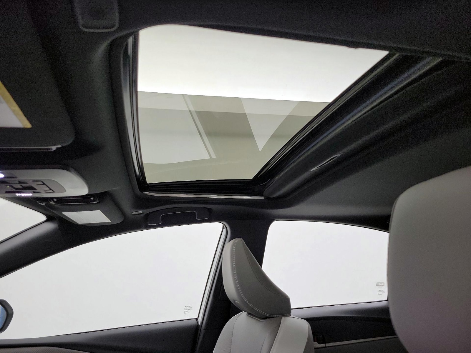 Sunroof(s) & Overhead Airbags