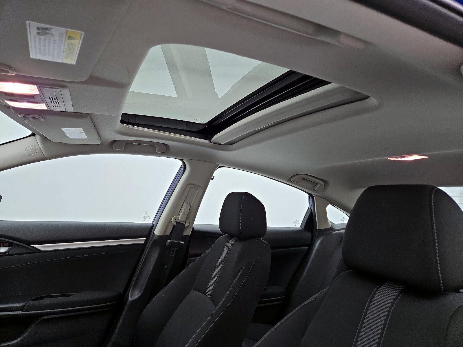 Sunroof(s) & Overhead Airbags