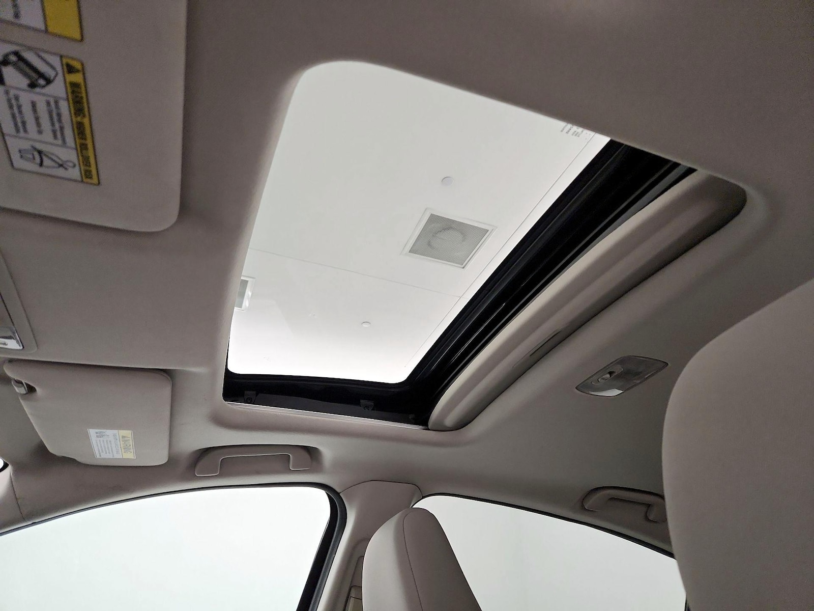 Sunroof(s) & Overhead Airbags