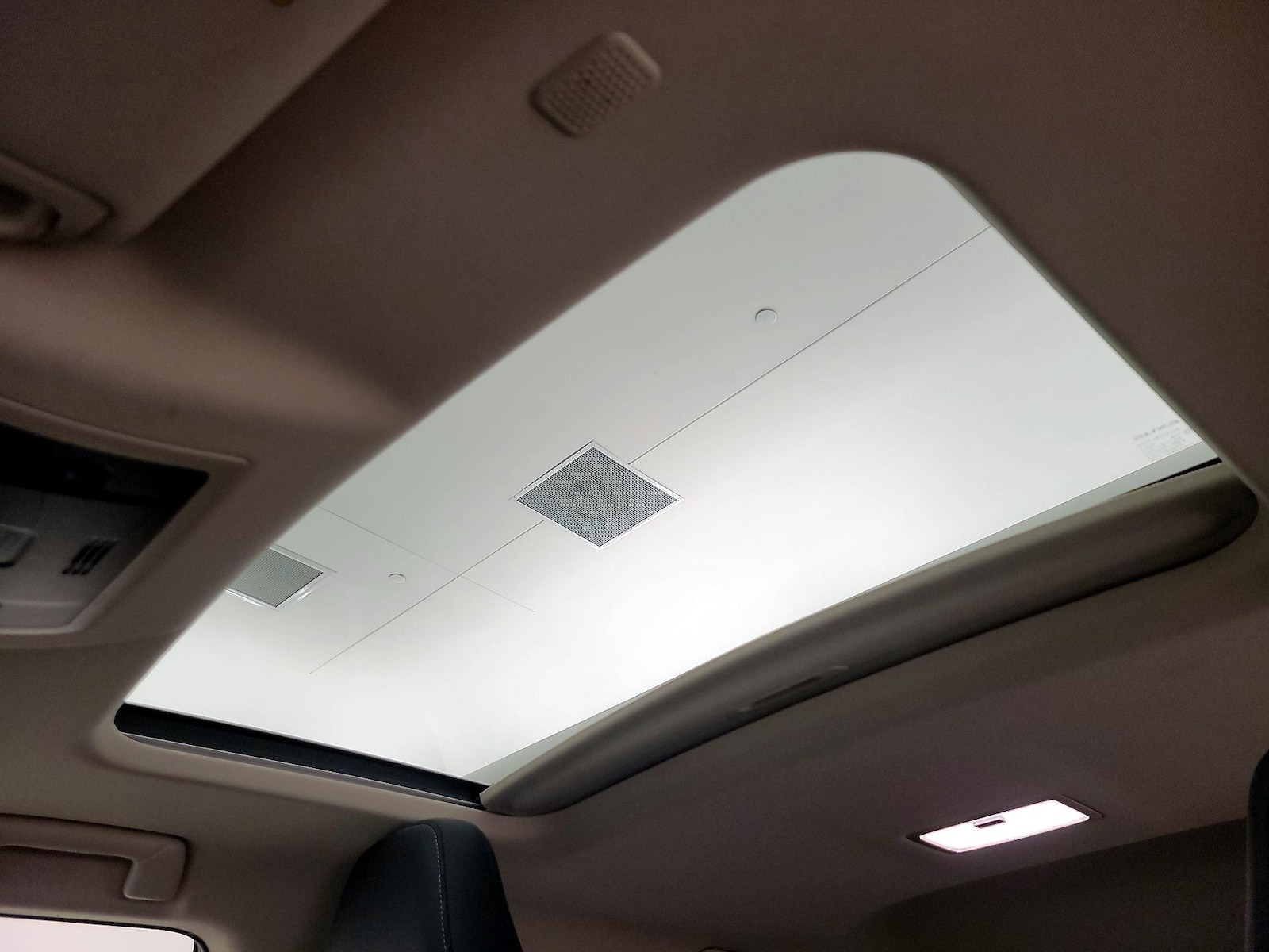 Sunroof(s) & Overhead Airbags