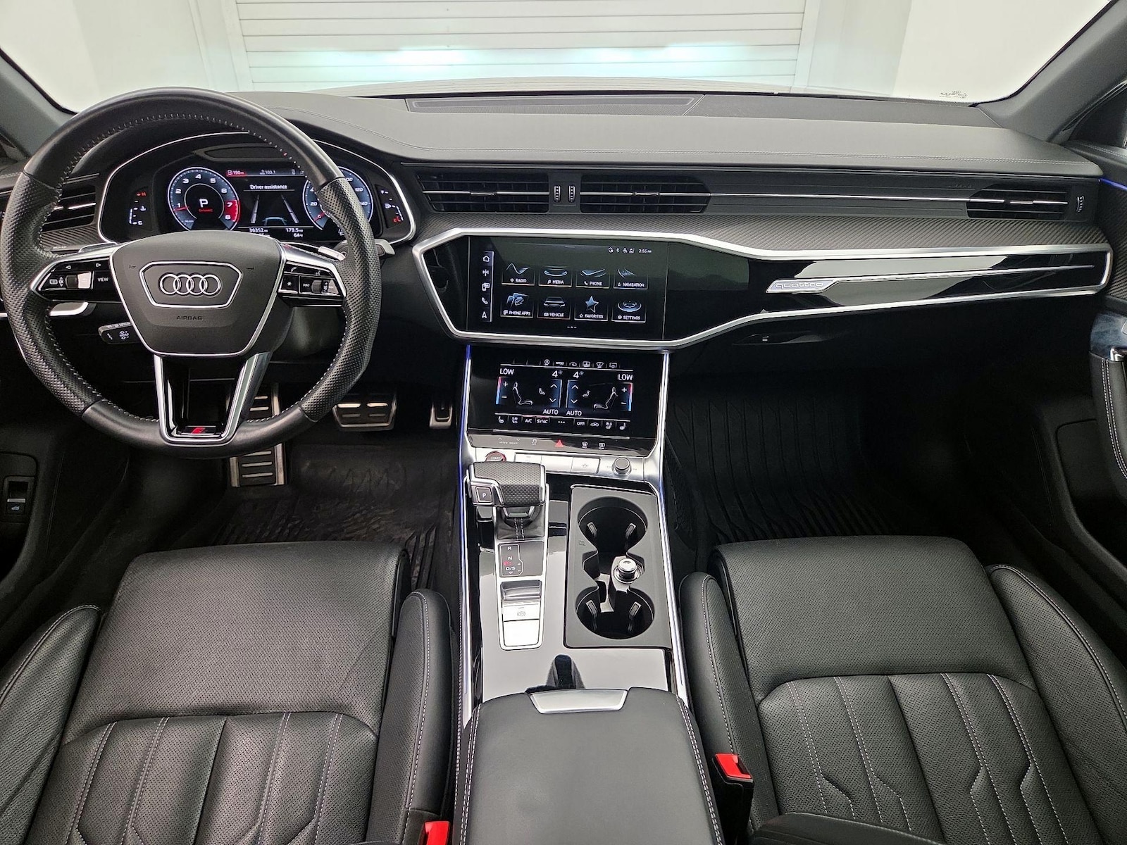 Apple CarPlay® & Android Auto™