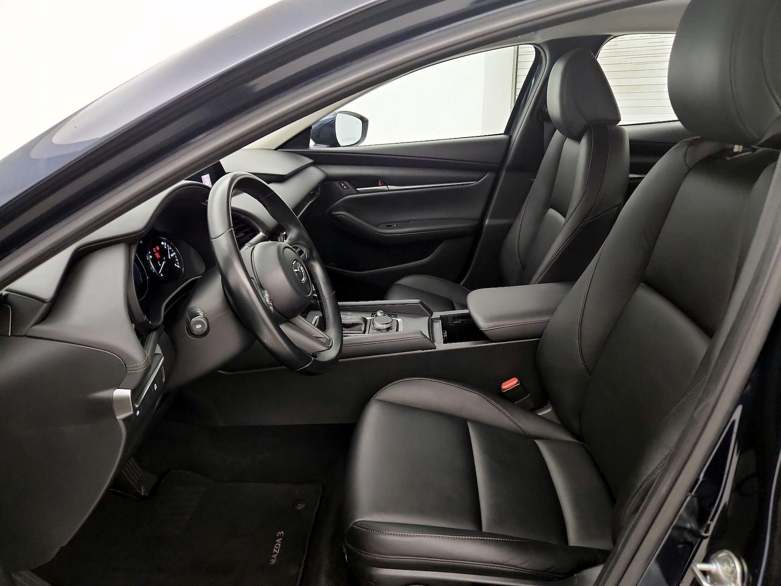 Side Airbags & Leatherette Seats