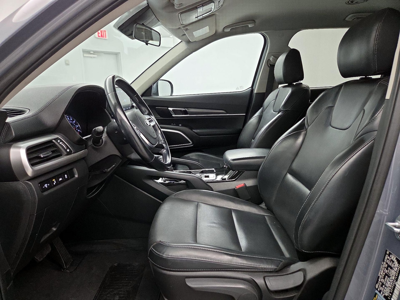 Side Airbags & Leatherette Seats