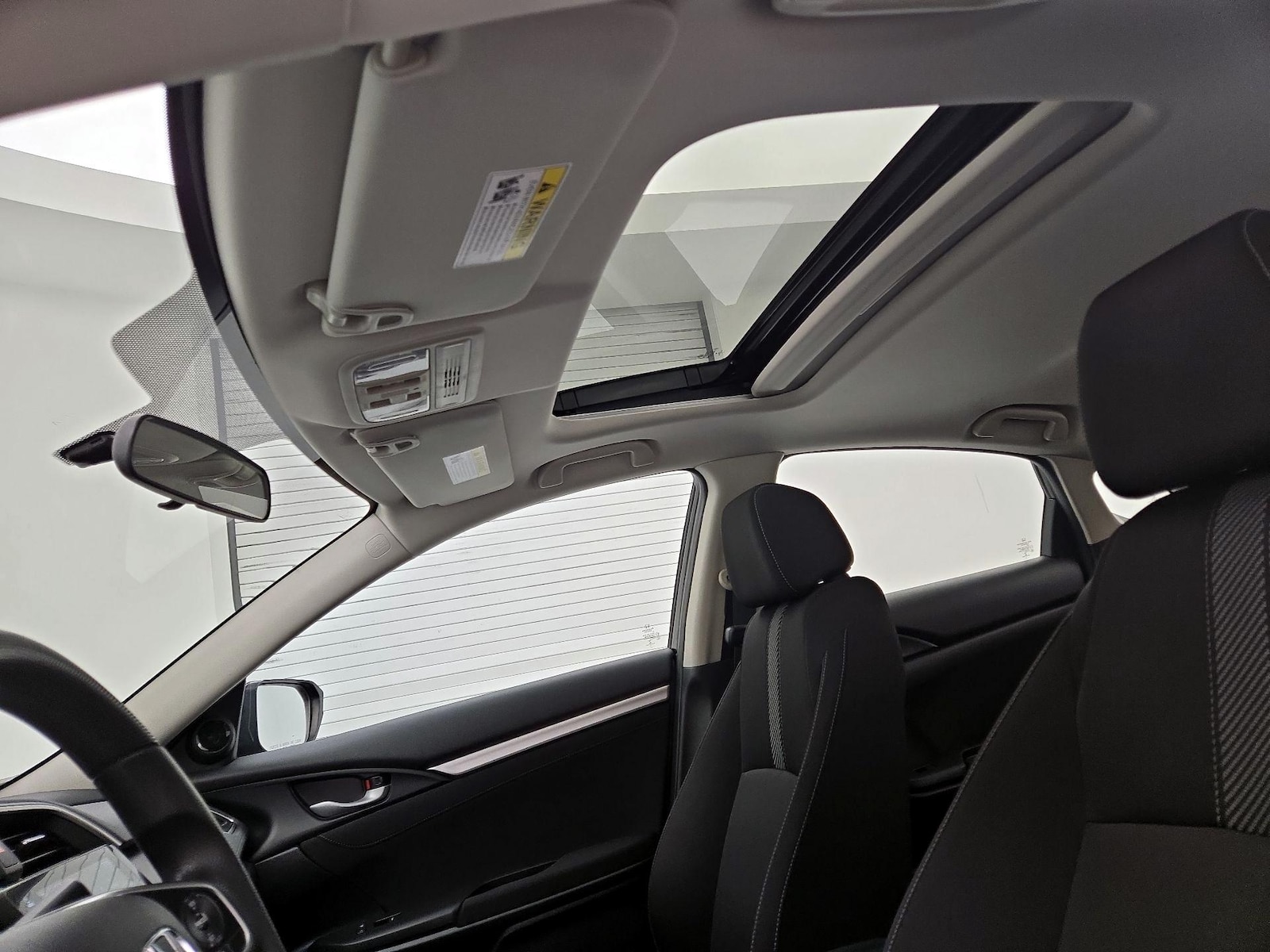 Sunroof(s) & Overhead Airbags