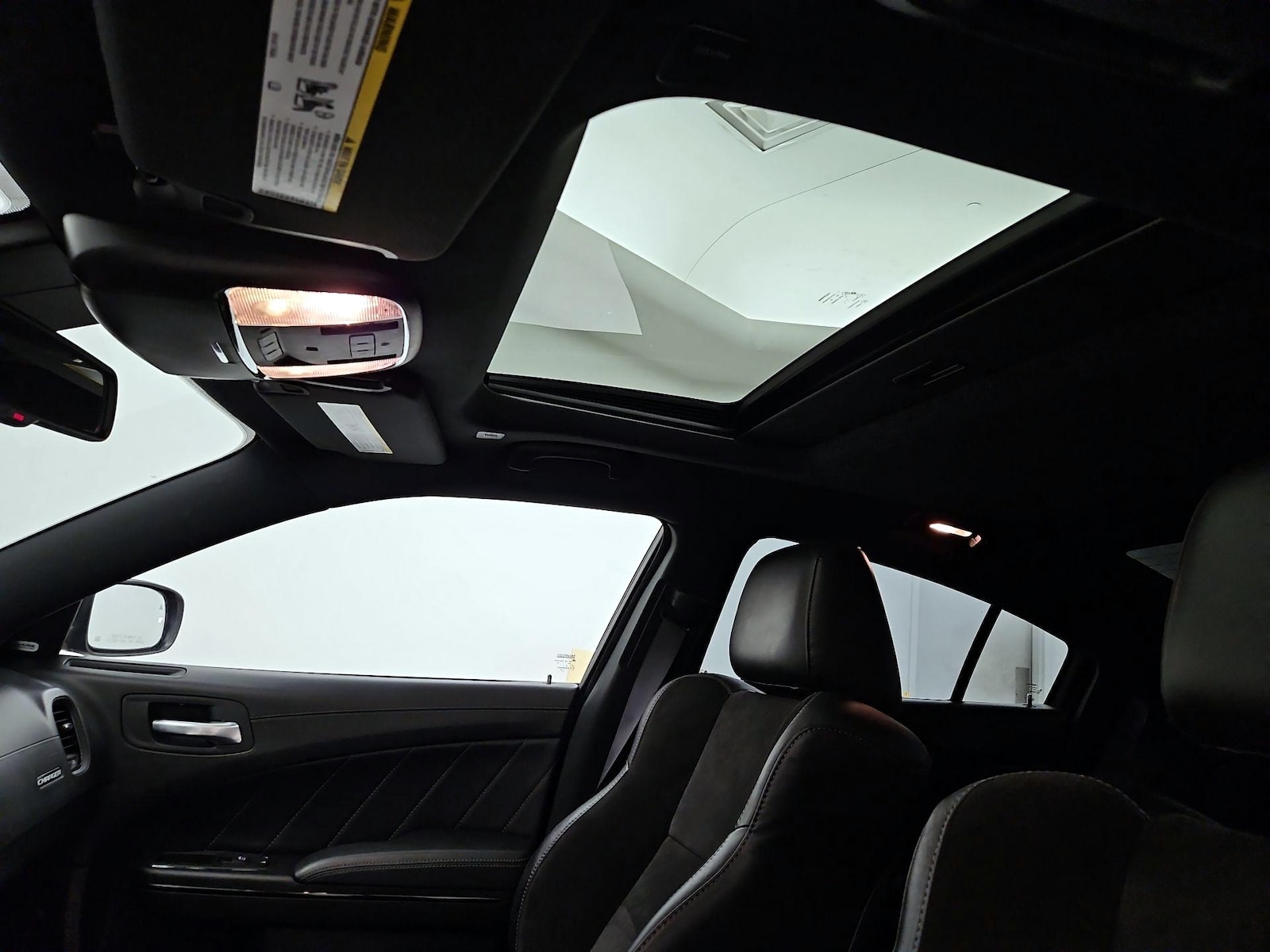 Sunroof(s) & Overhead Airbags