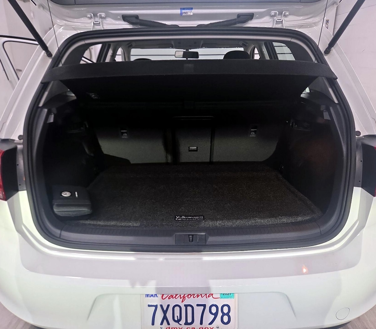Trunk/Cargo (Seats Up)