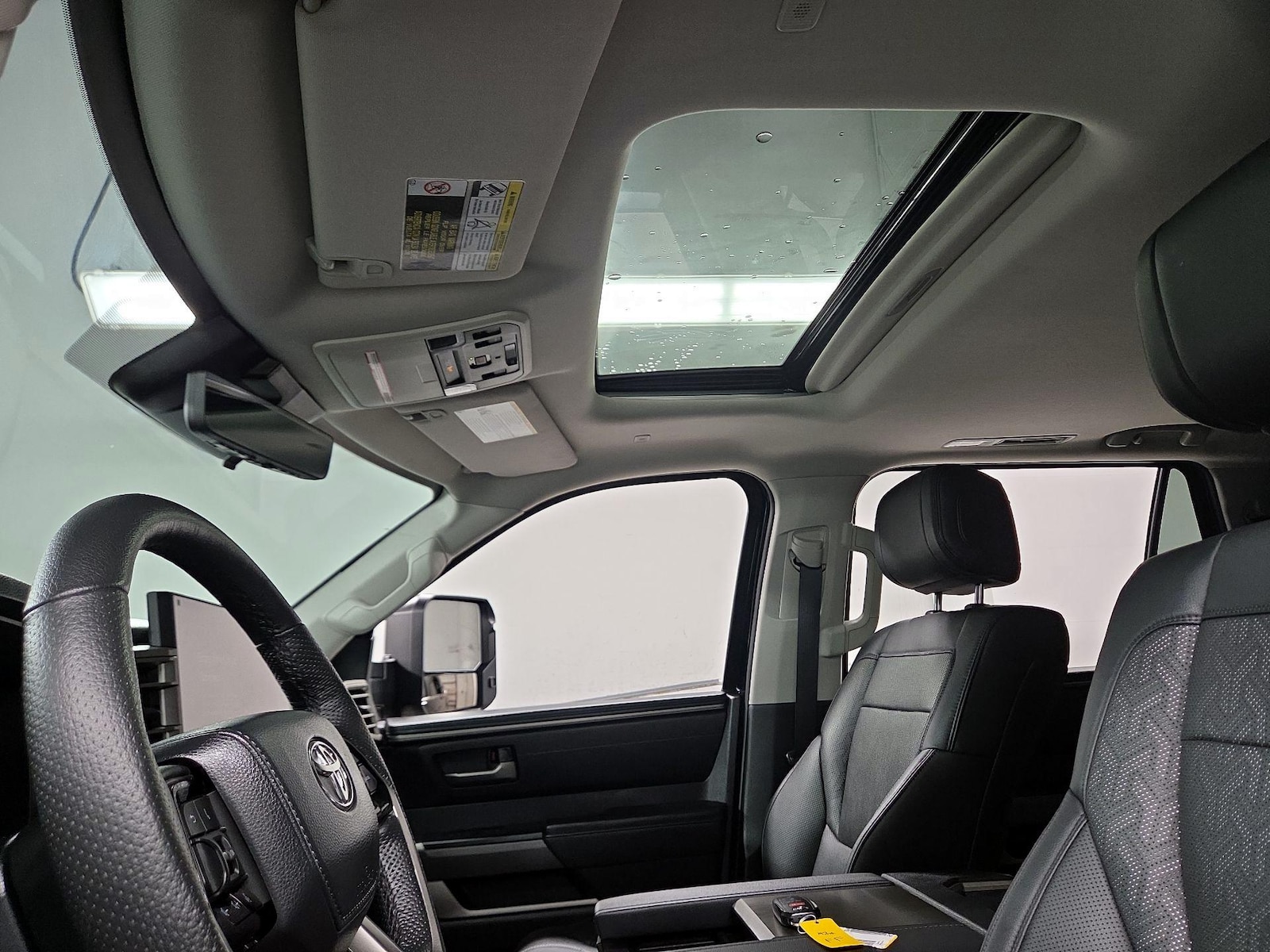 Sunroof(s) & Overhead Airbags