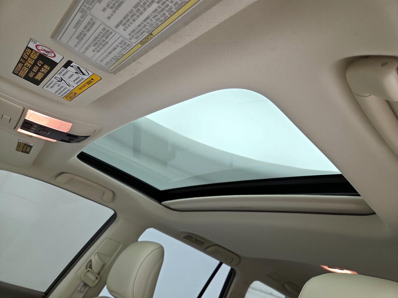 Sunroof(s) & Overhead Airbags