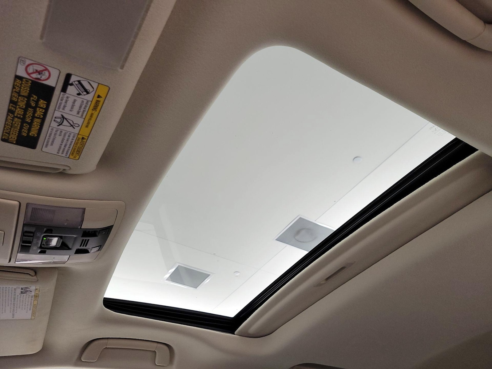 Sunroof(s) & Overhead Airbags