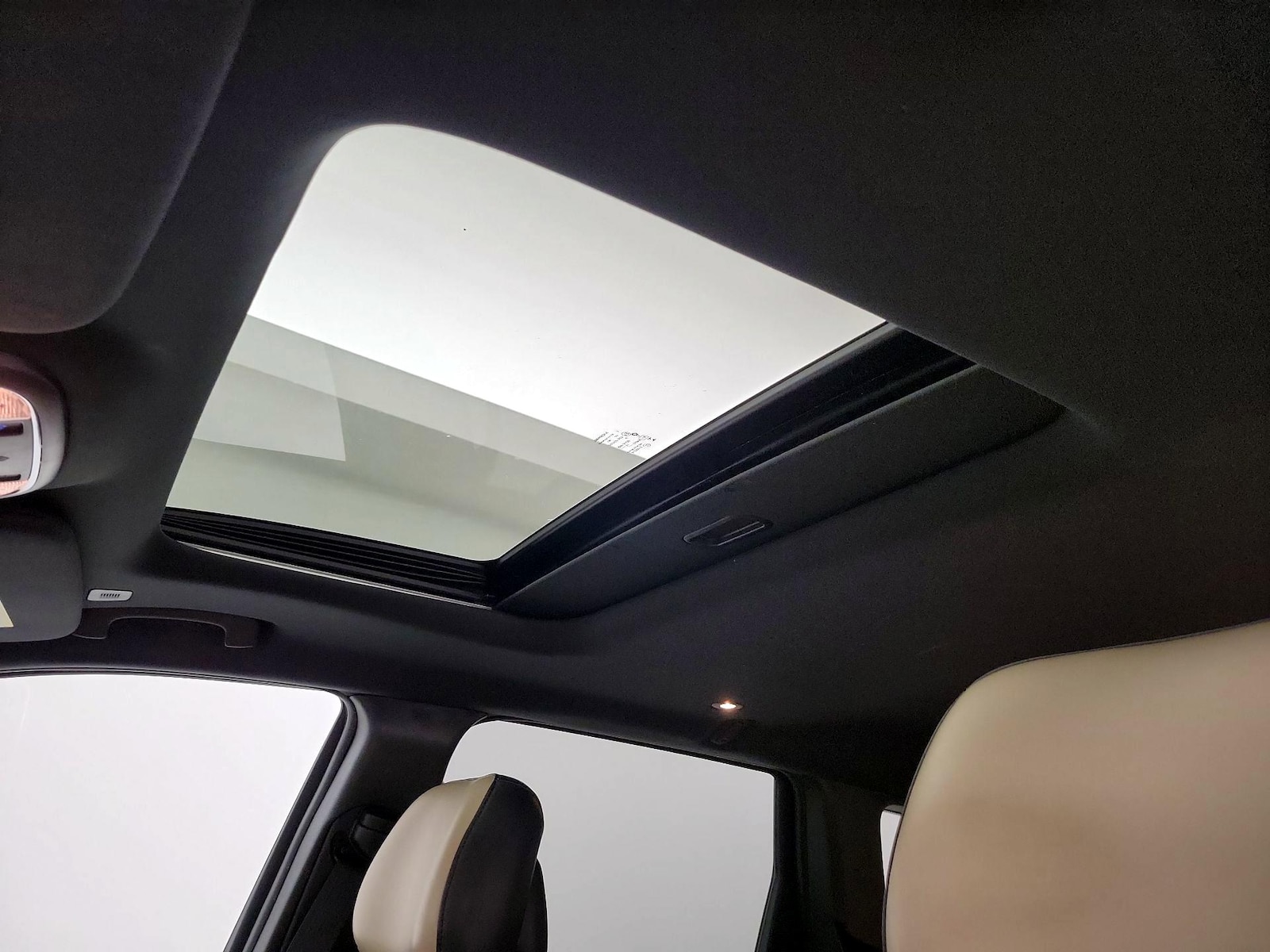 Sunroof(s) & Overhead Airbags