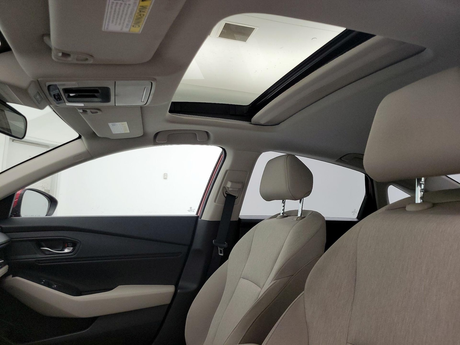 Sunroof(s) & Overhead Airbags