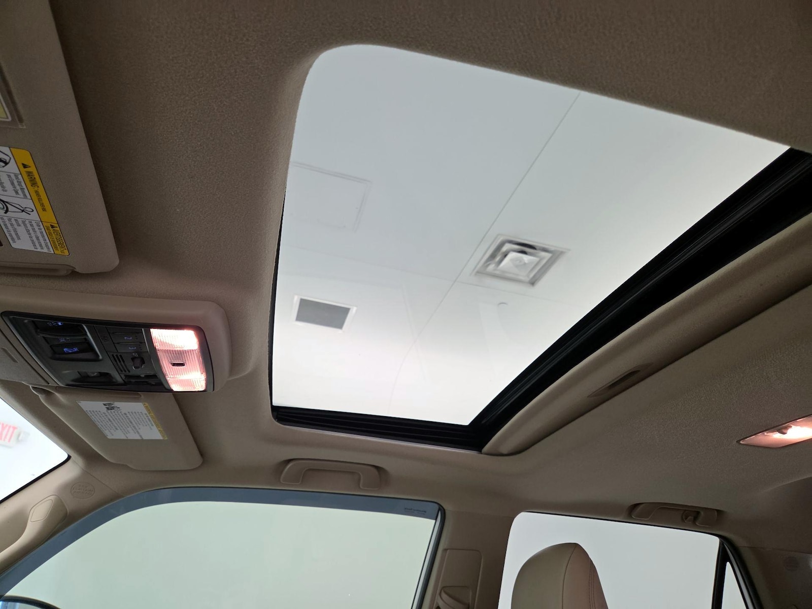 Sunroof(s) & Overhead Airbags