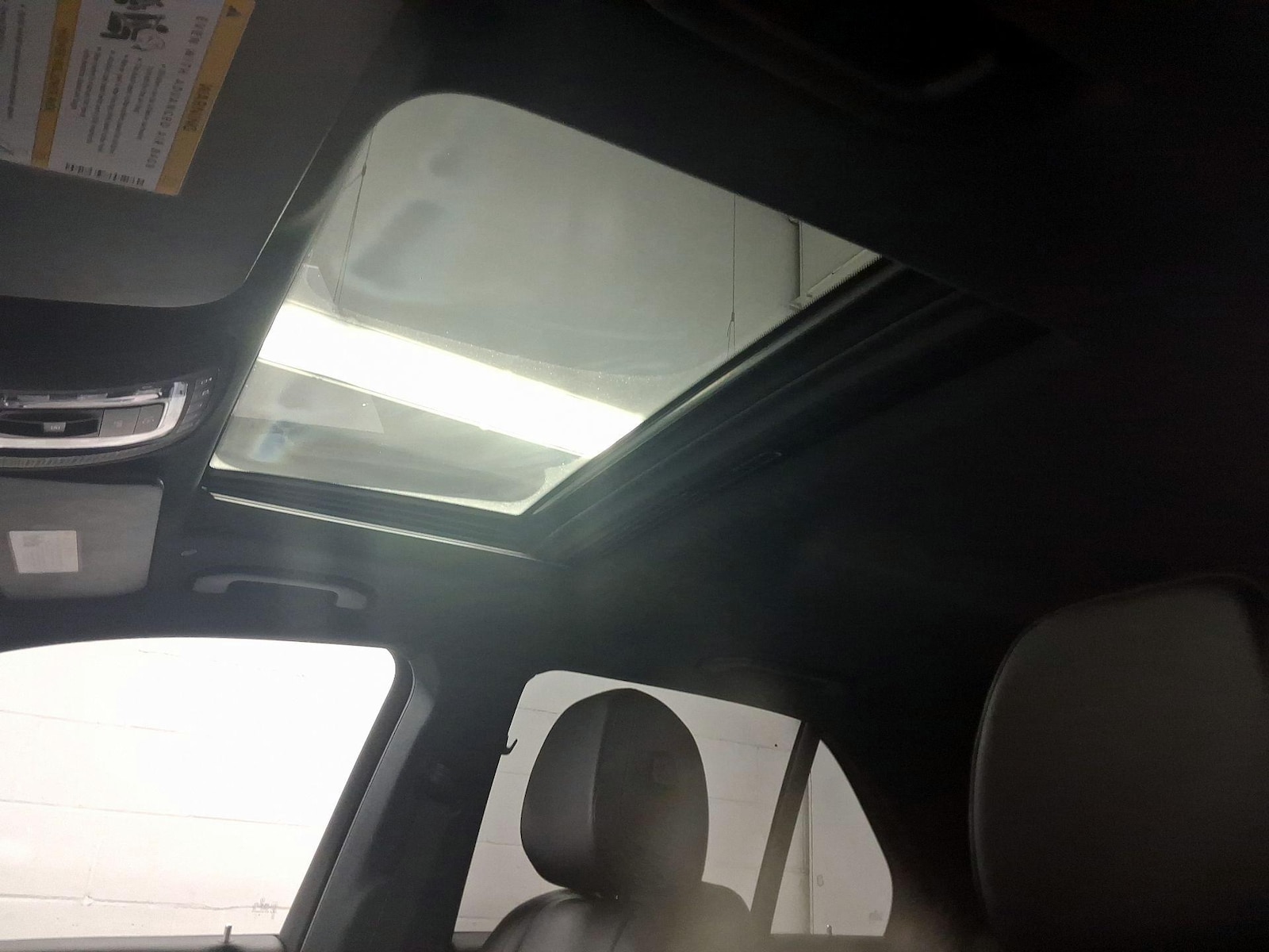 Sunroof(s) & Overhead Airbags