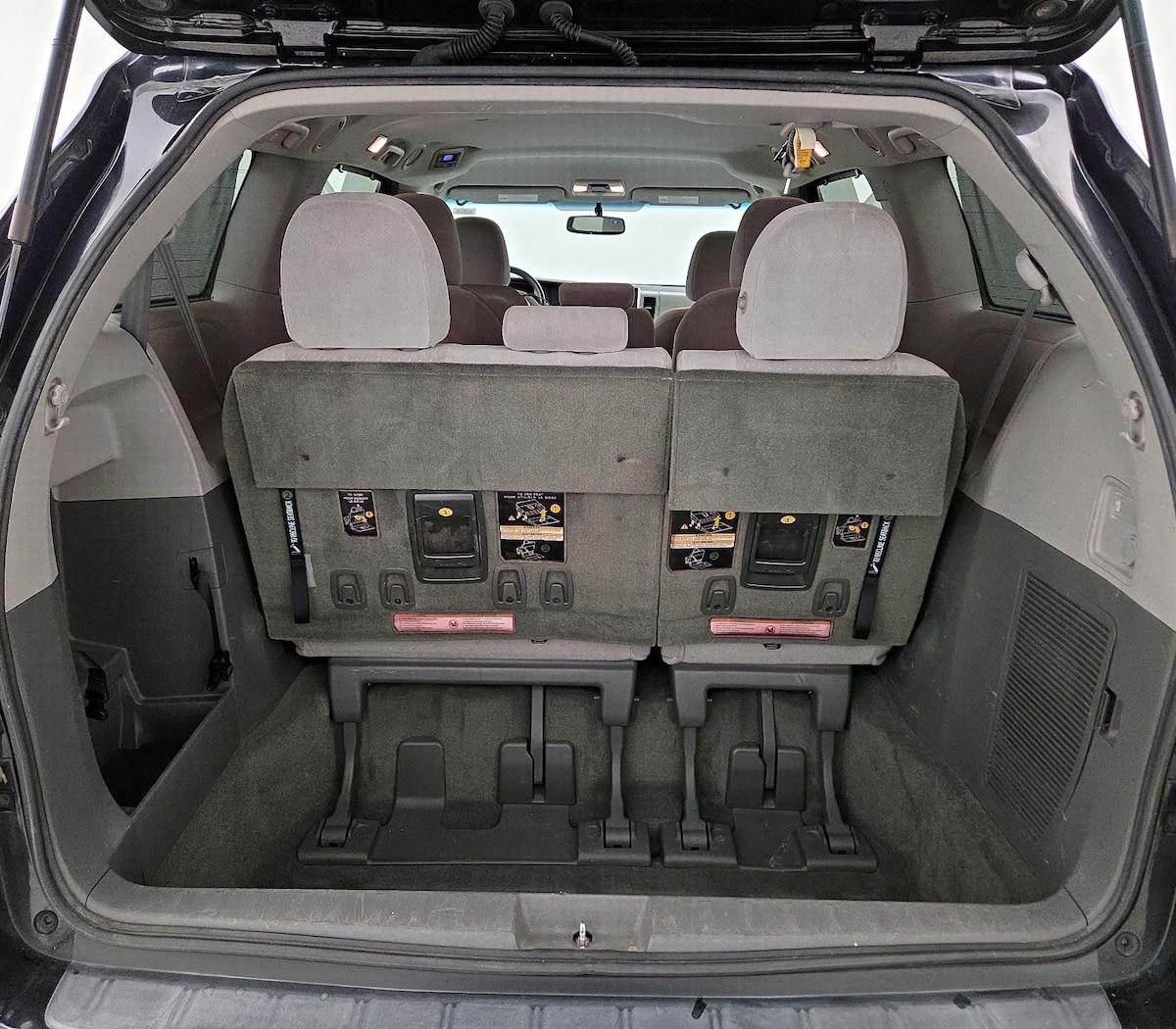 Trunk/Cargo (Seats Up)