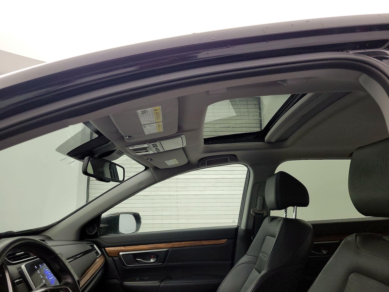 Sunroof(s) & Overhead Airbags