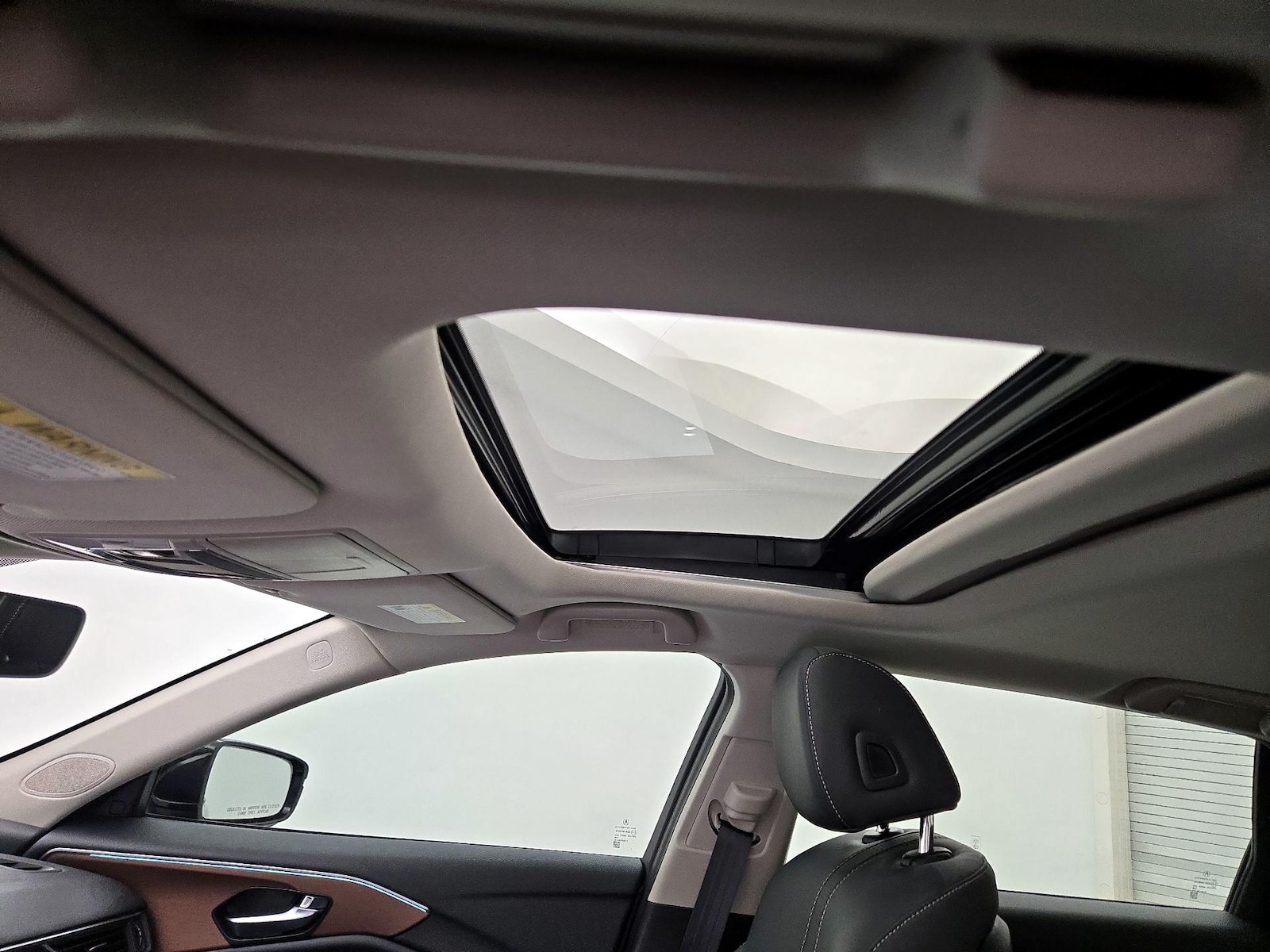 Sunroof(s) & Overhead Airbags