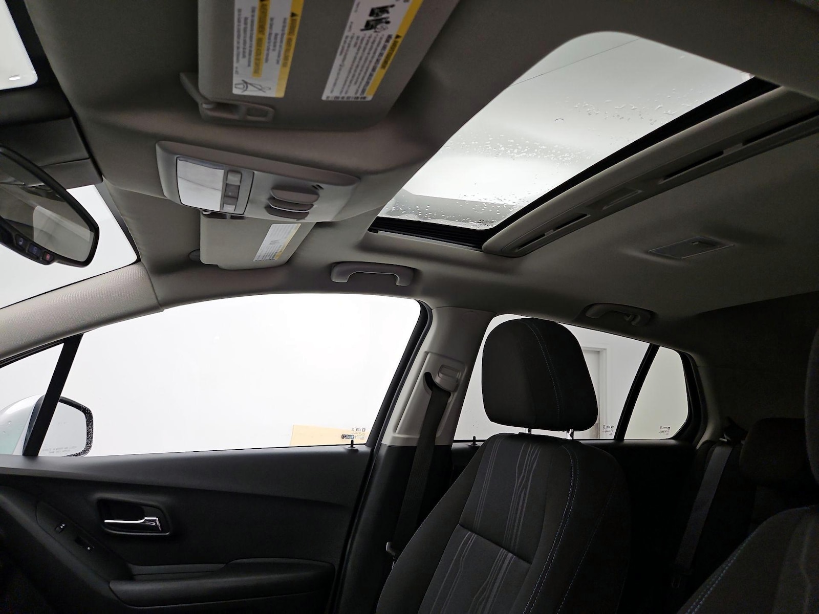 Sunroof(s) & Overhead Airbags