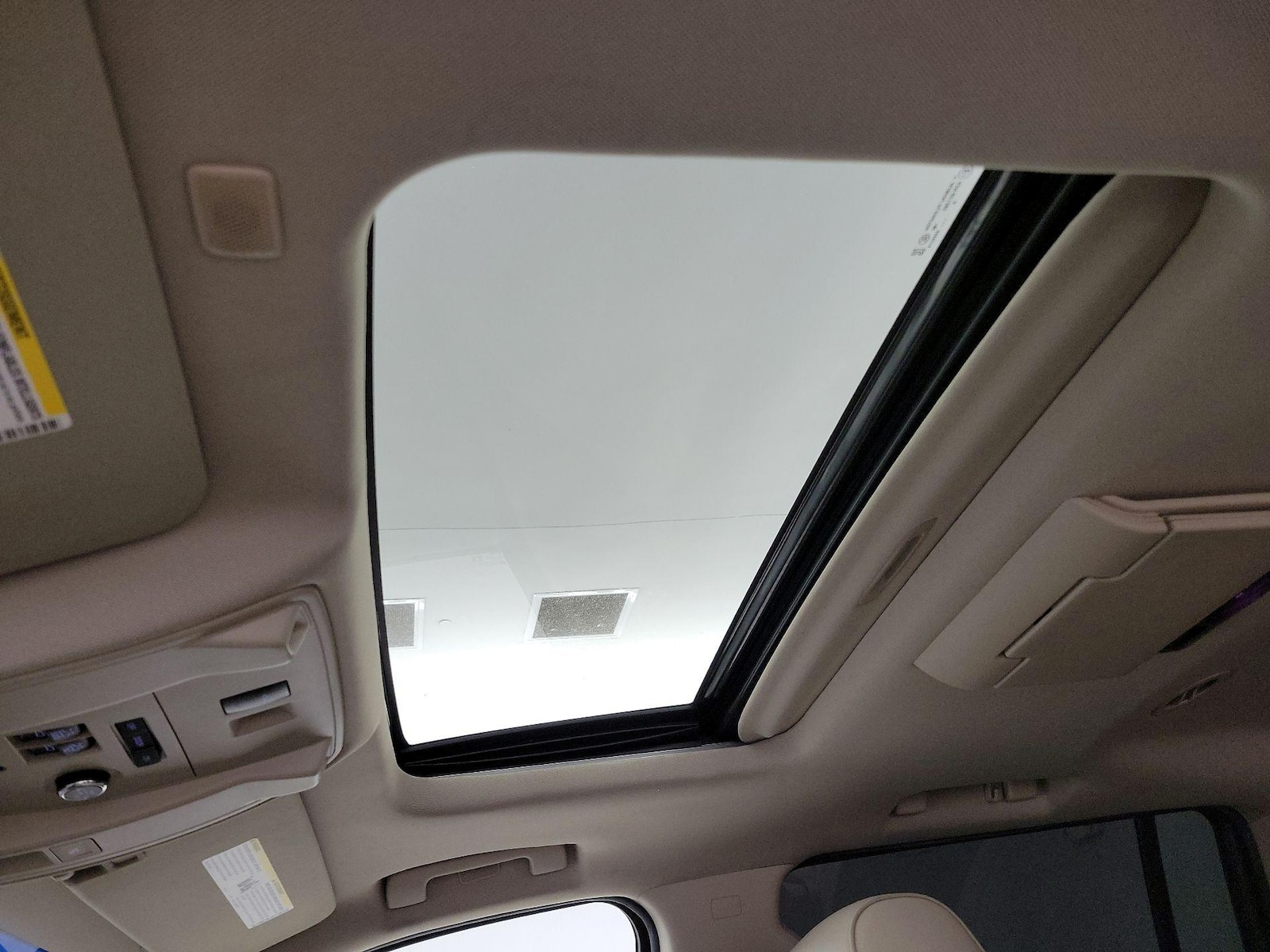 Sunroof(s) & Overhead Airbags