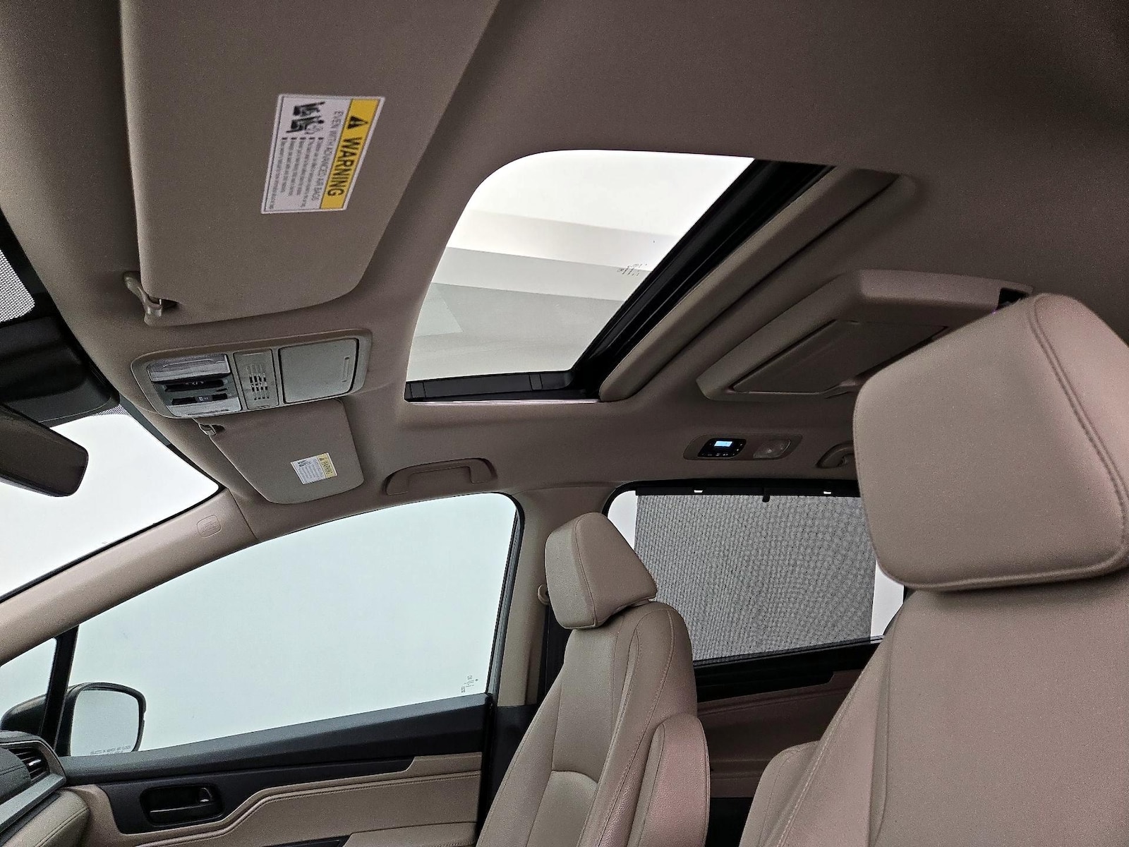 Sunroof(s) & Overhead Airbags