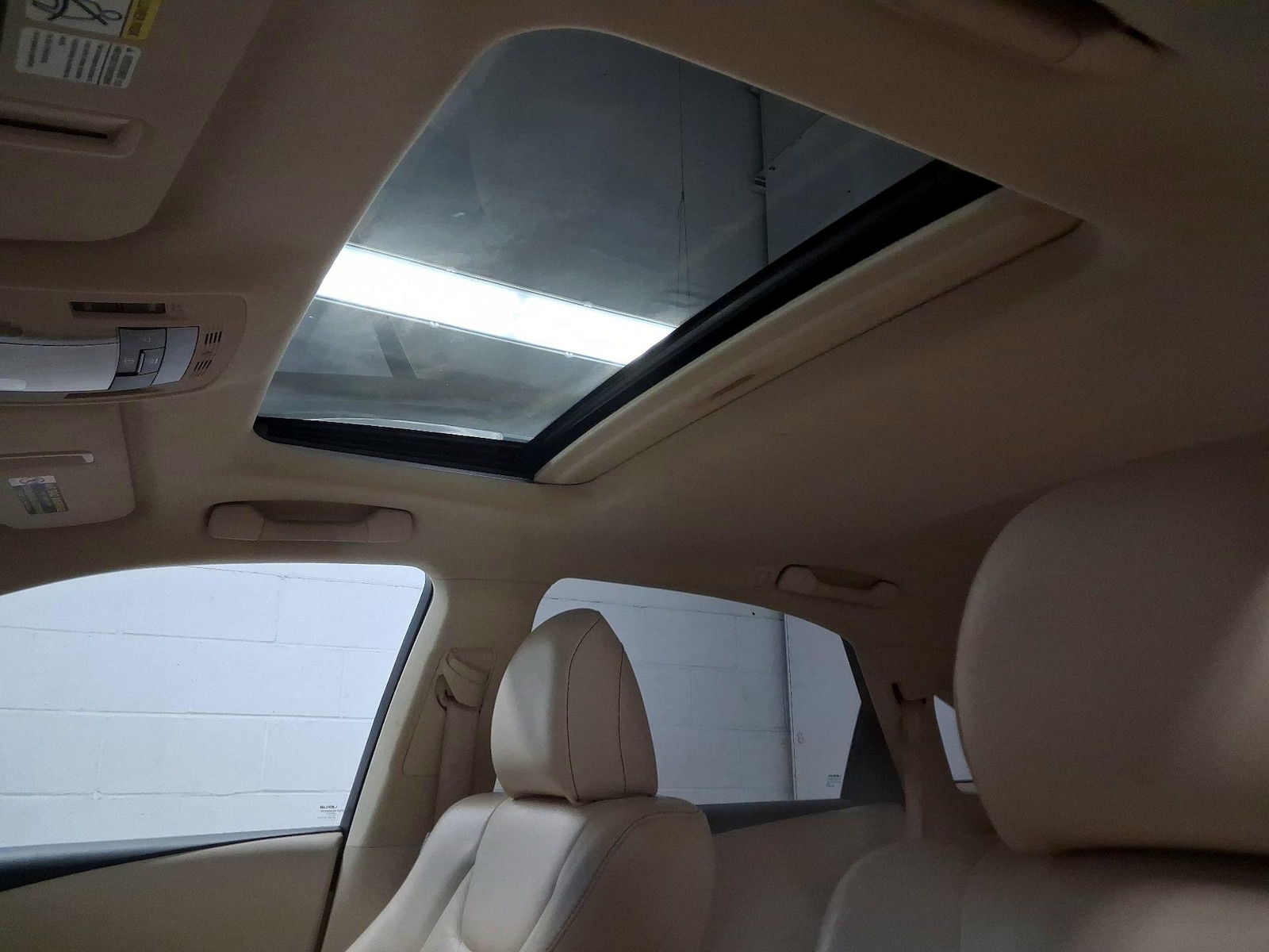 Sunroof(s) & Overhead Airbags