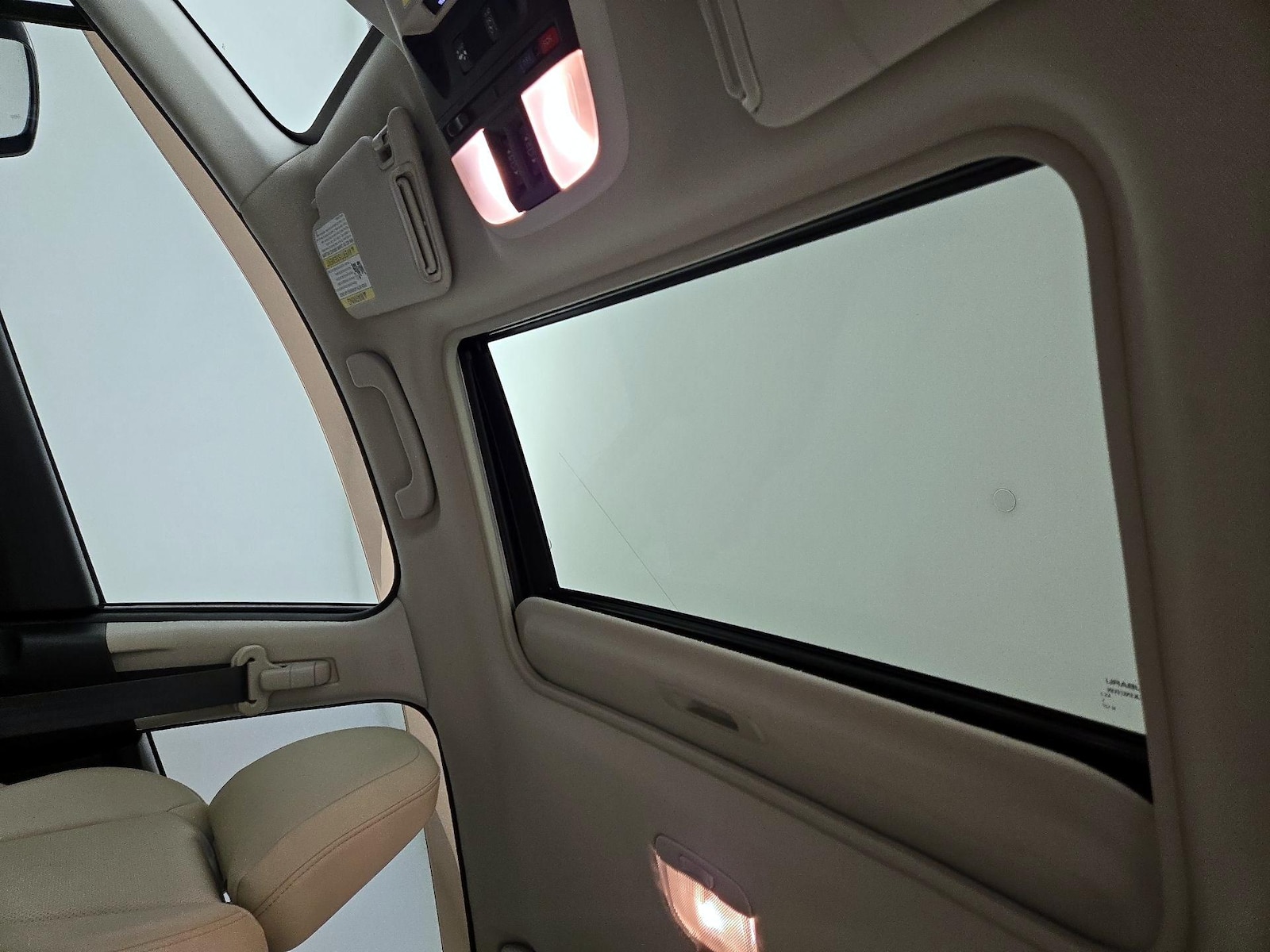 Sunroof(s) & Overhead Airbags