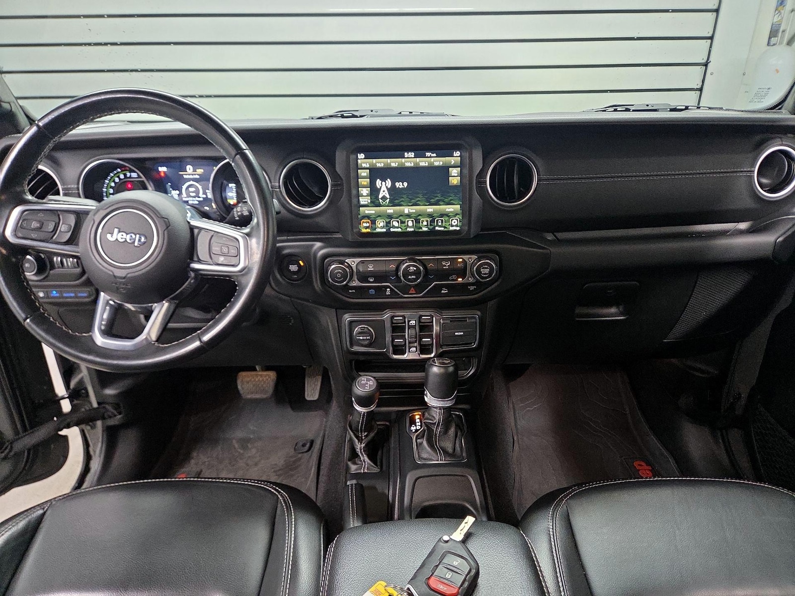 Apple CarPlay® & Android Auto™