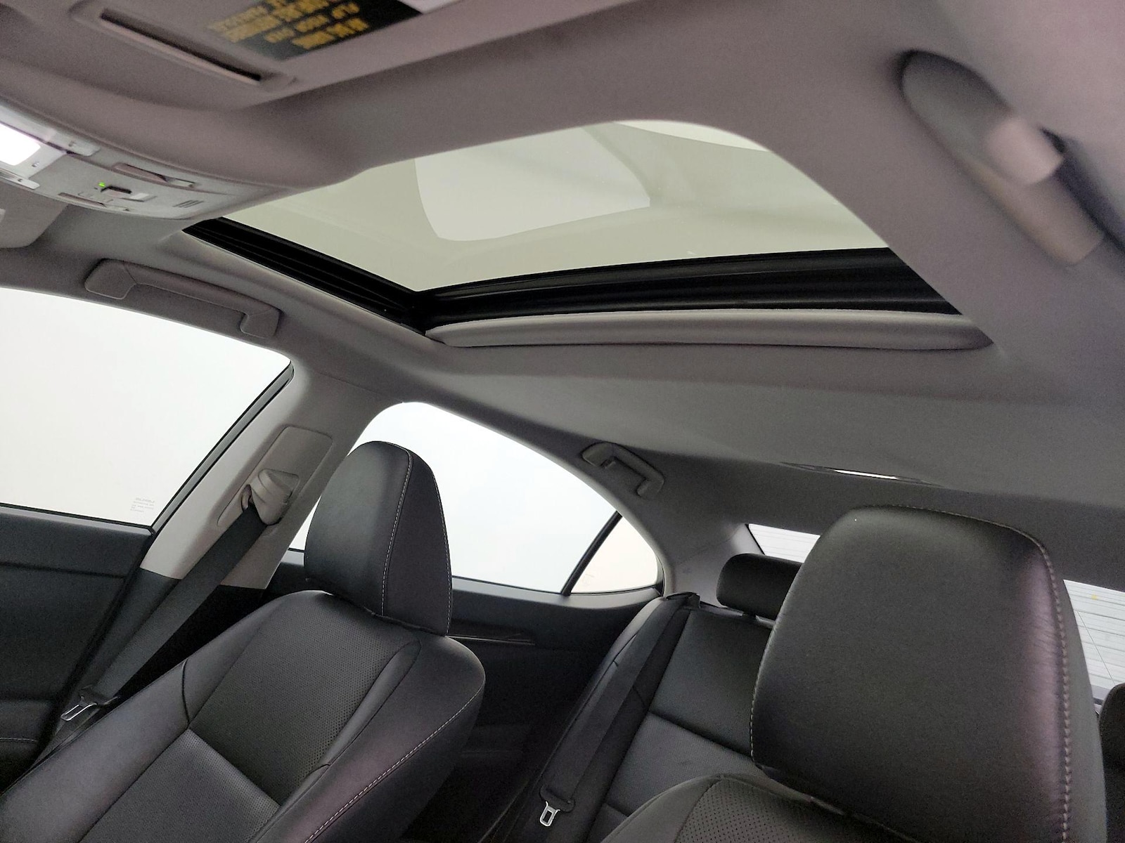 Sunroof(s) & Overhead Airbags