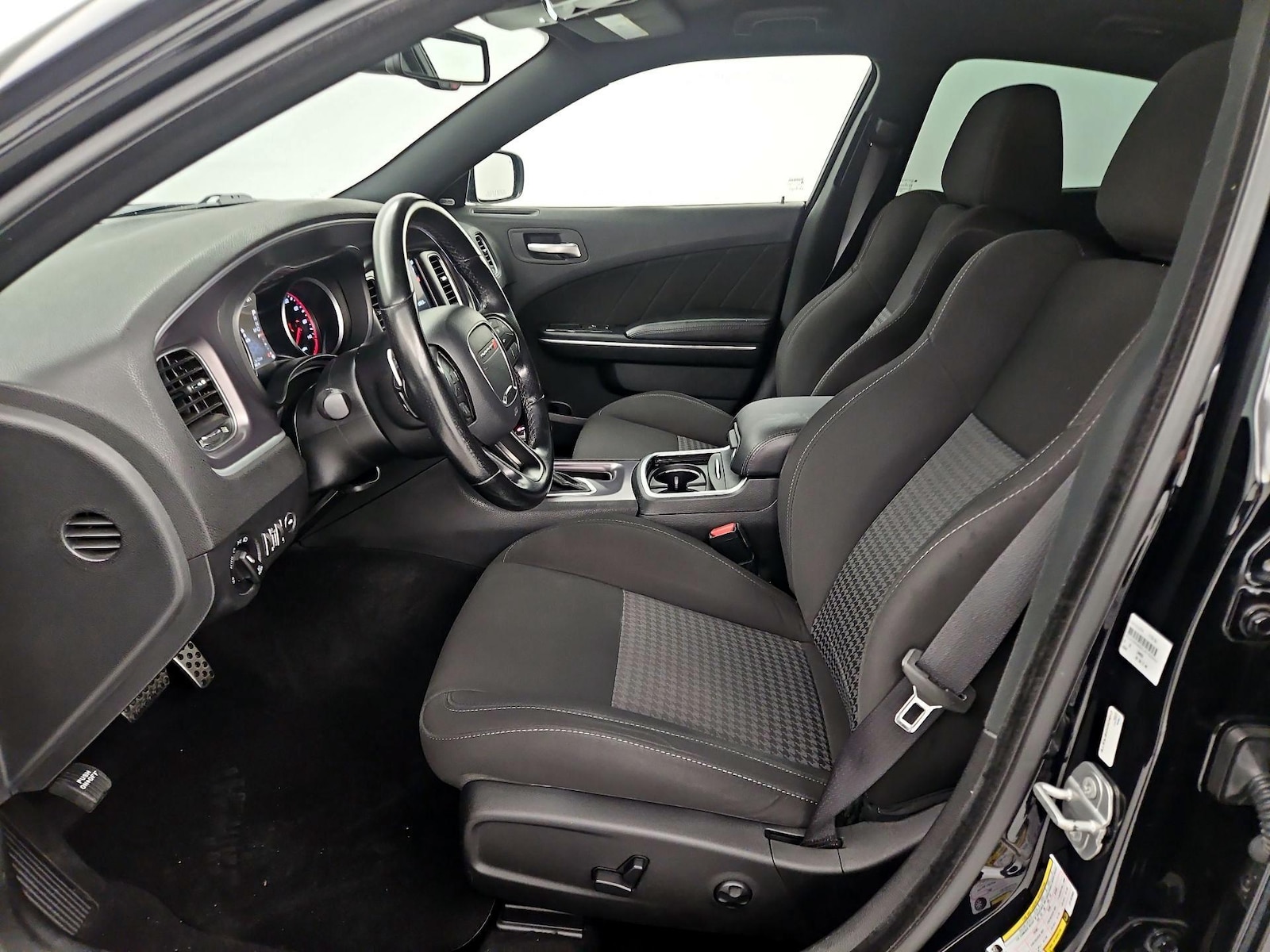 Power Seat(s) & Side Airbags