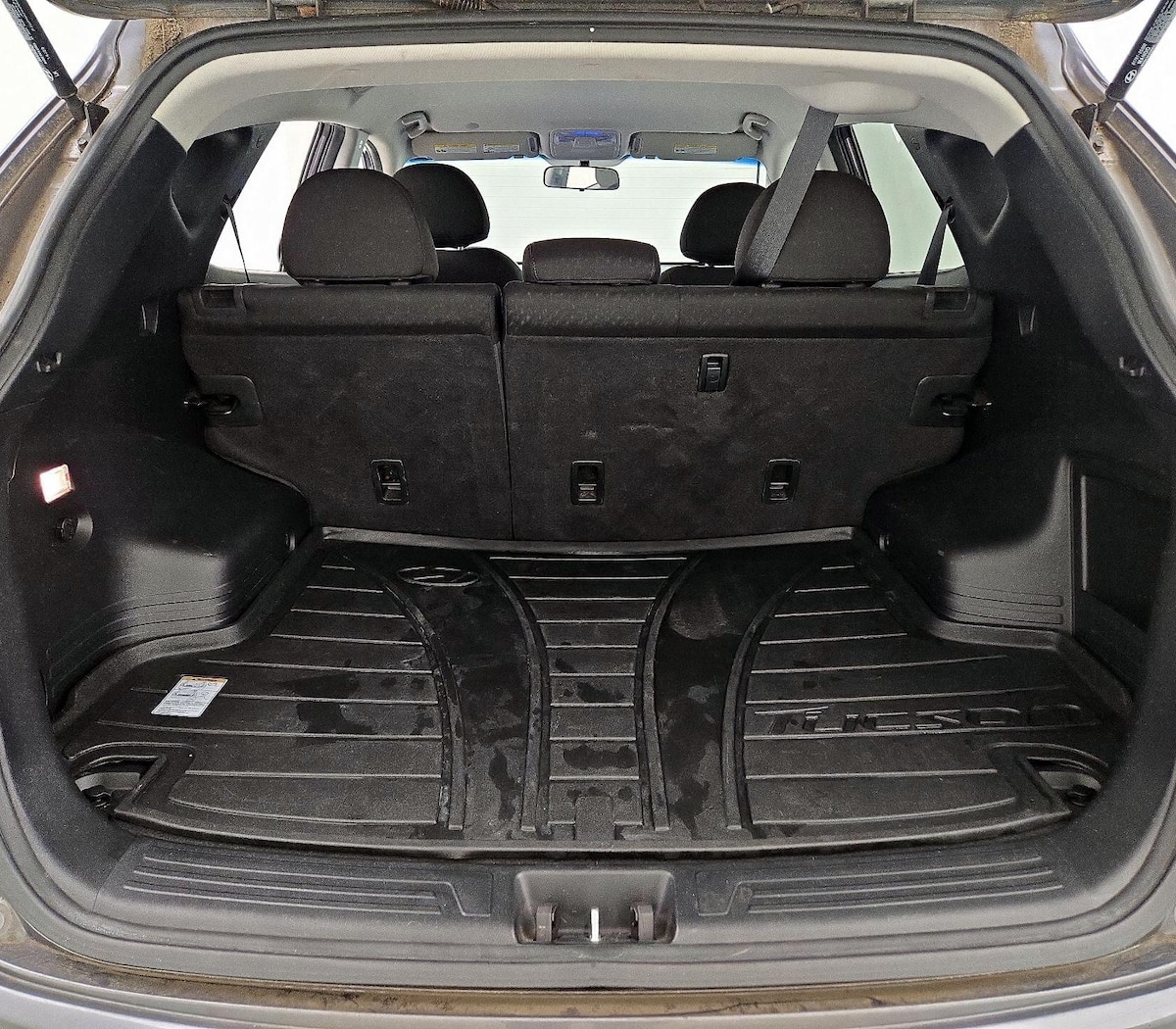 Trunk/Cargo (Seats Up)