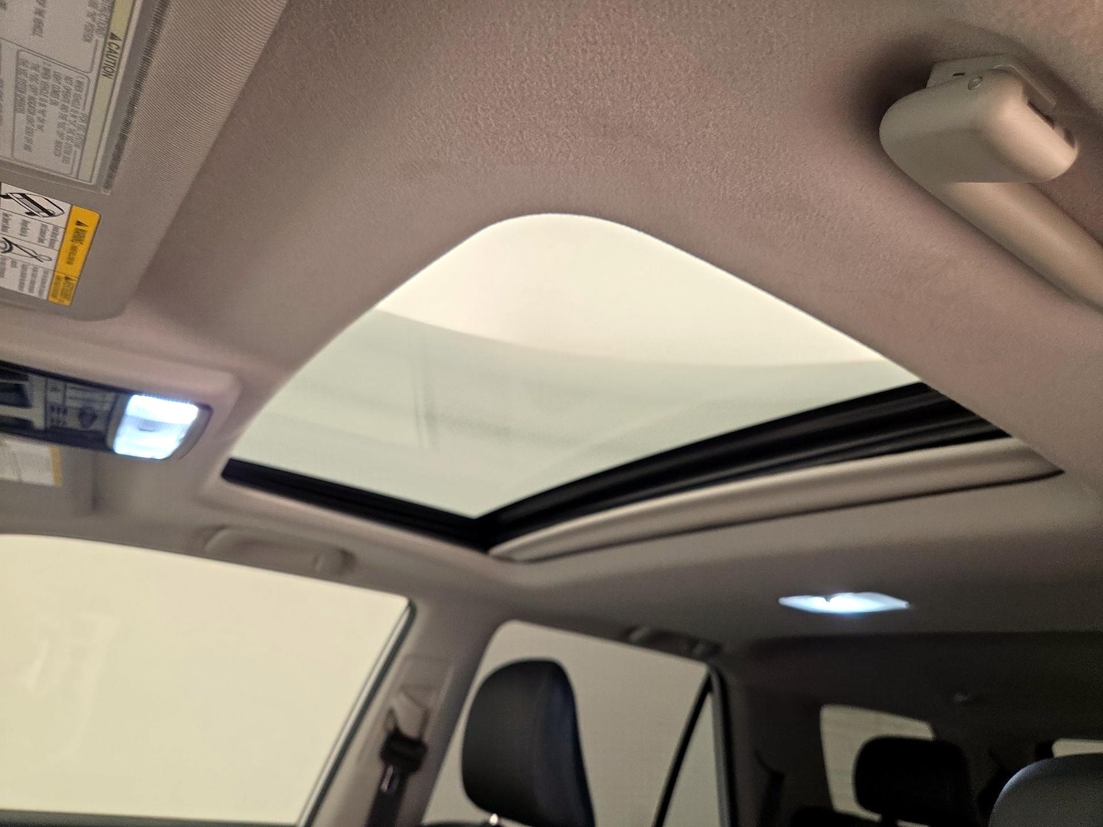 Sunroof(s) & Overhead Airbags