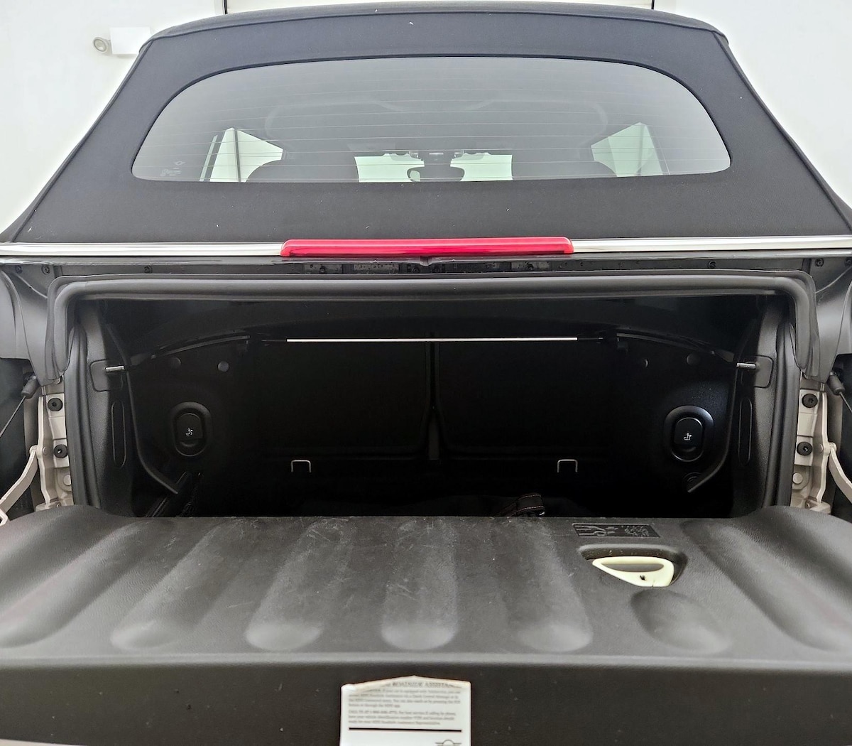 Trunk/Cargo (Seats Up)