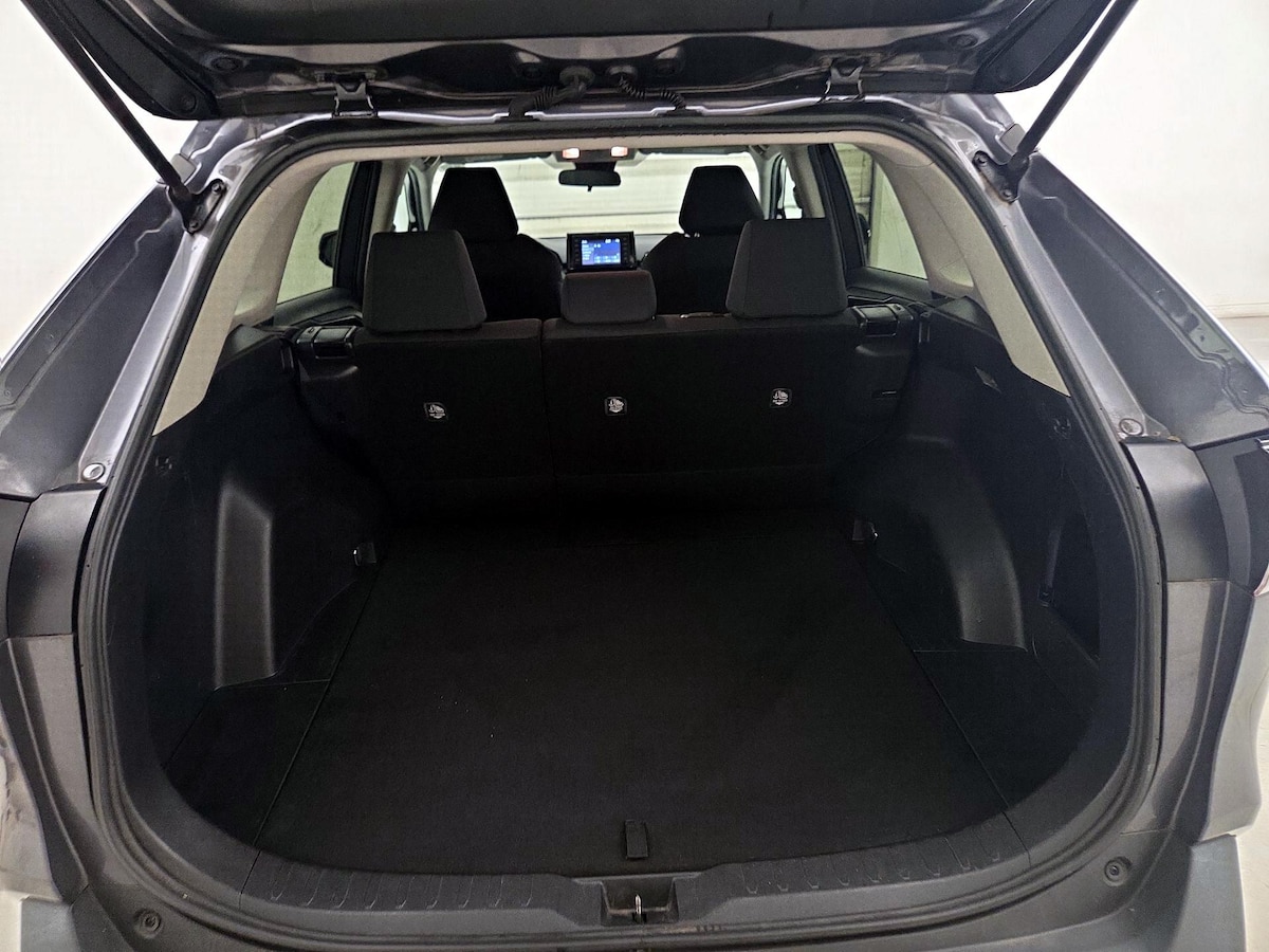 Trunk/Cargo (Seats Up)