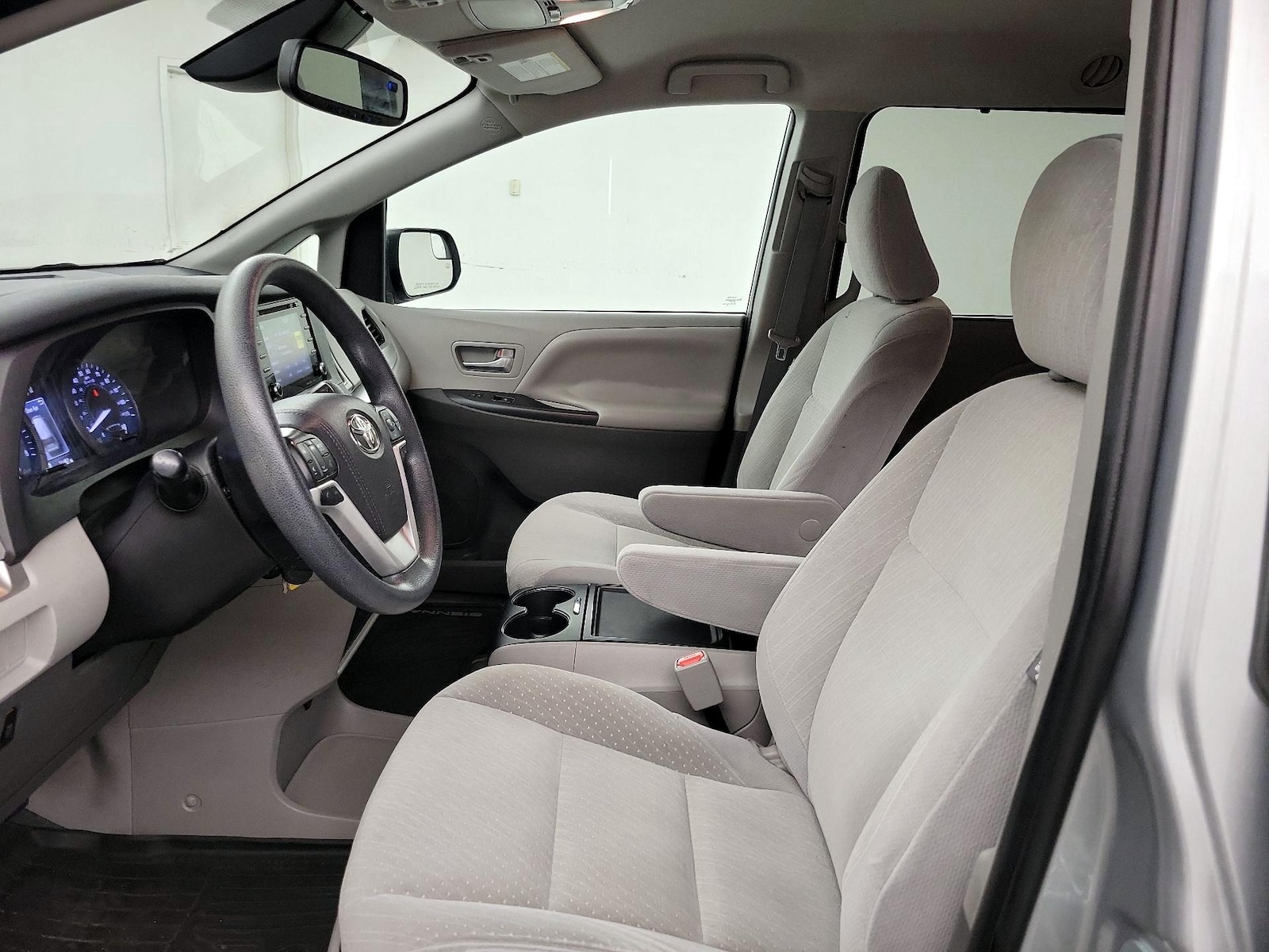 Power Seat(s) & Side Airbags
