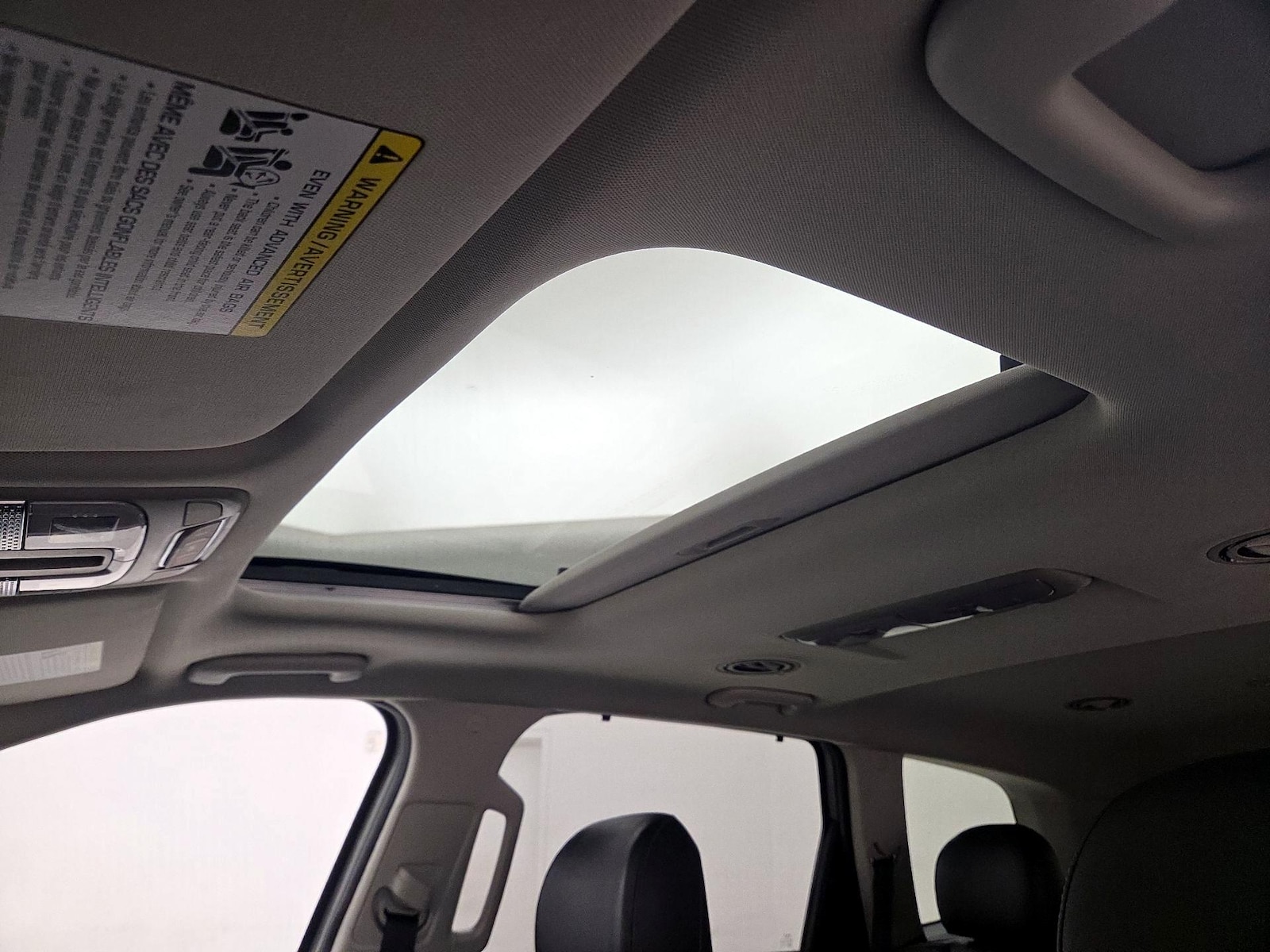 Sunroof(s) & Overhead Airbags