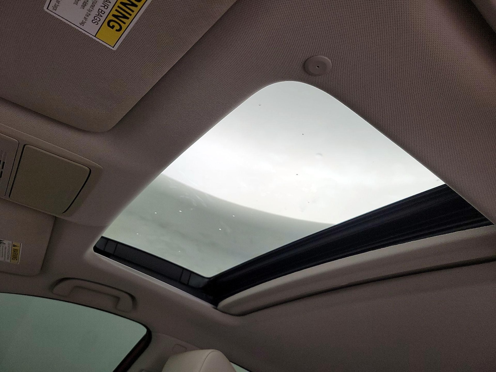 Sunroof(s) & Overhead Airbags