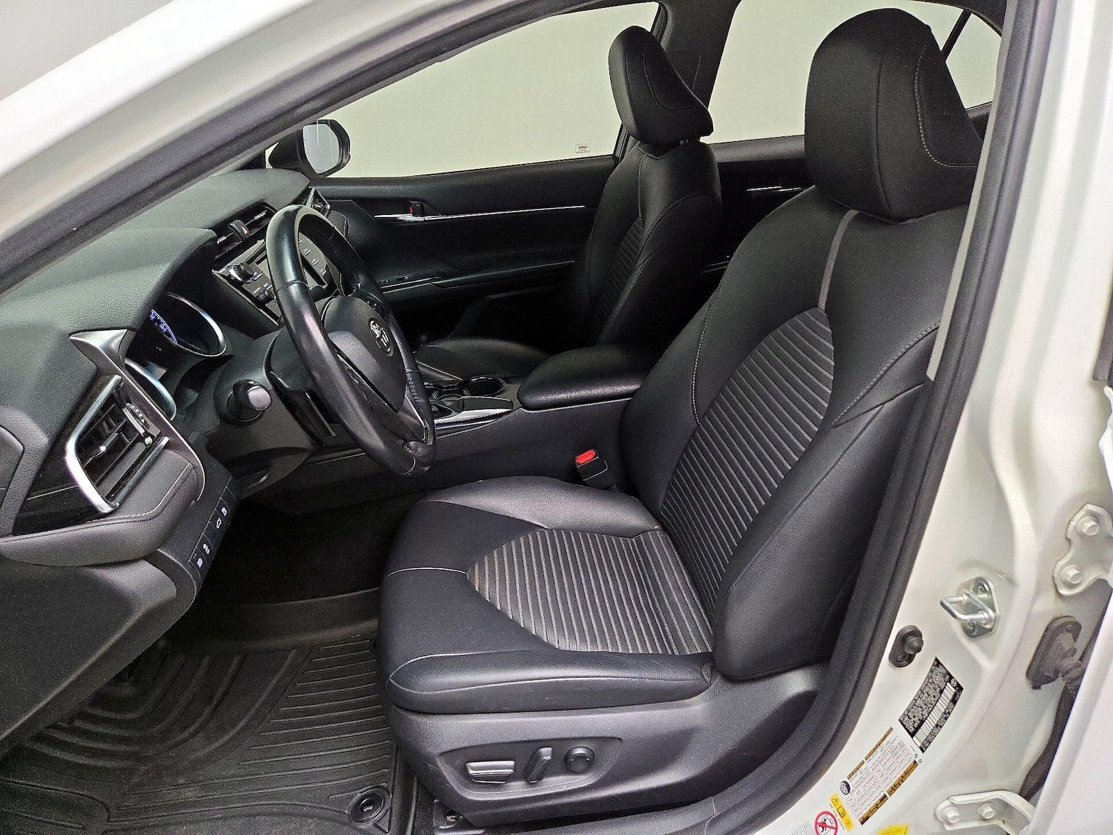 Power Seat(s) & Side Airbags