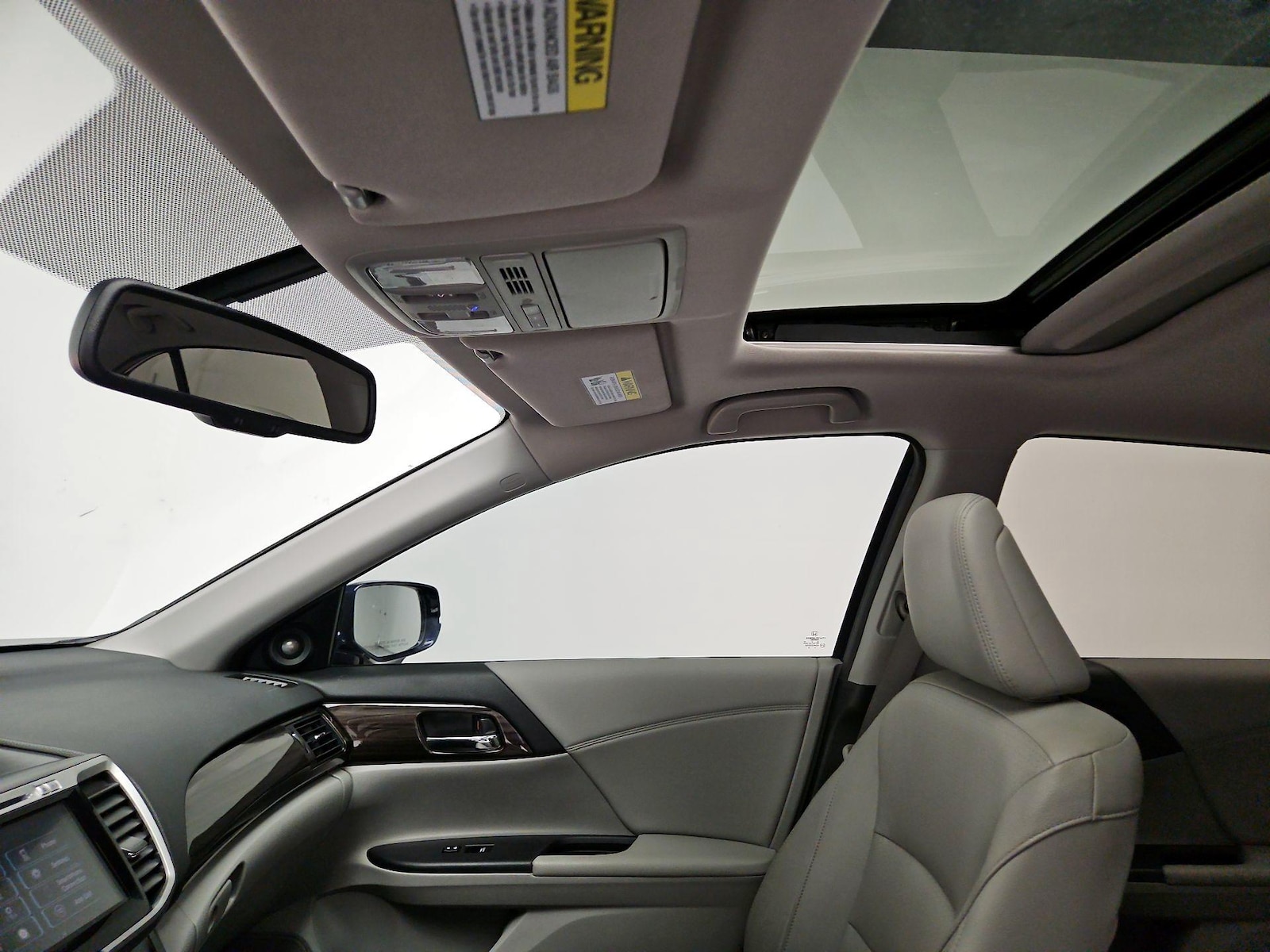 Sunroof(s) & Overhead Airbags