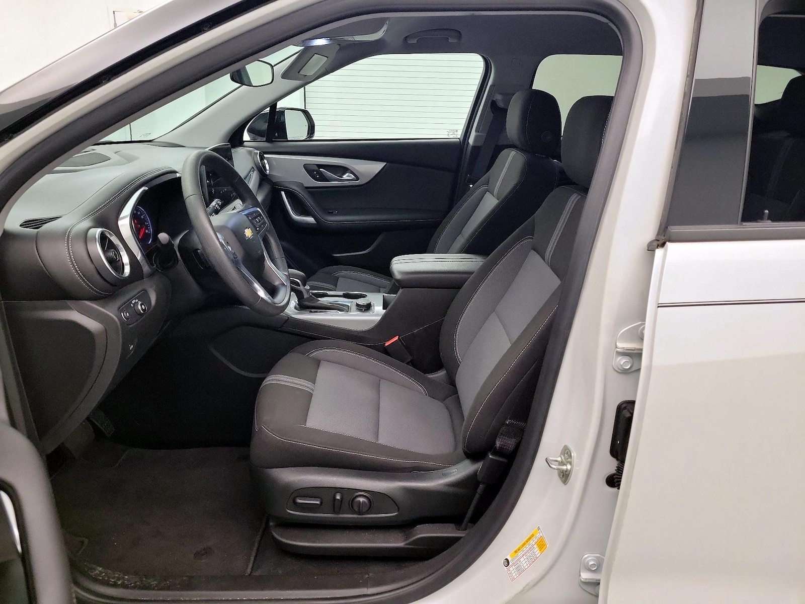 Power Seat(s) & Side Airbags