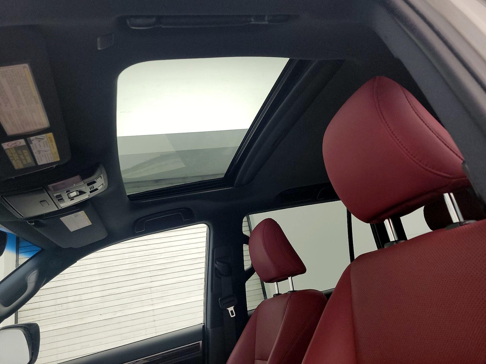 Sunroof(s) & Overhead Airbags