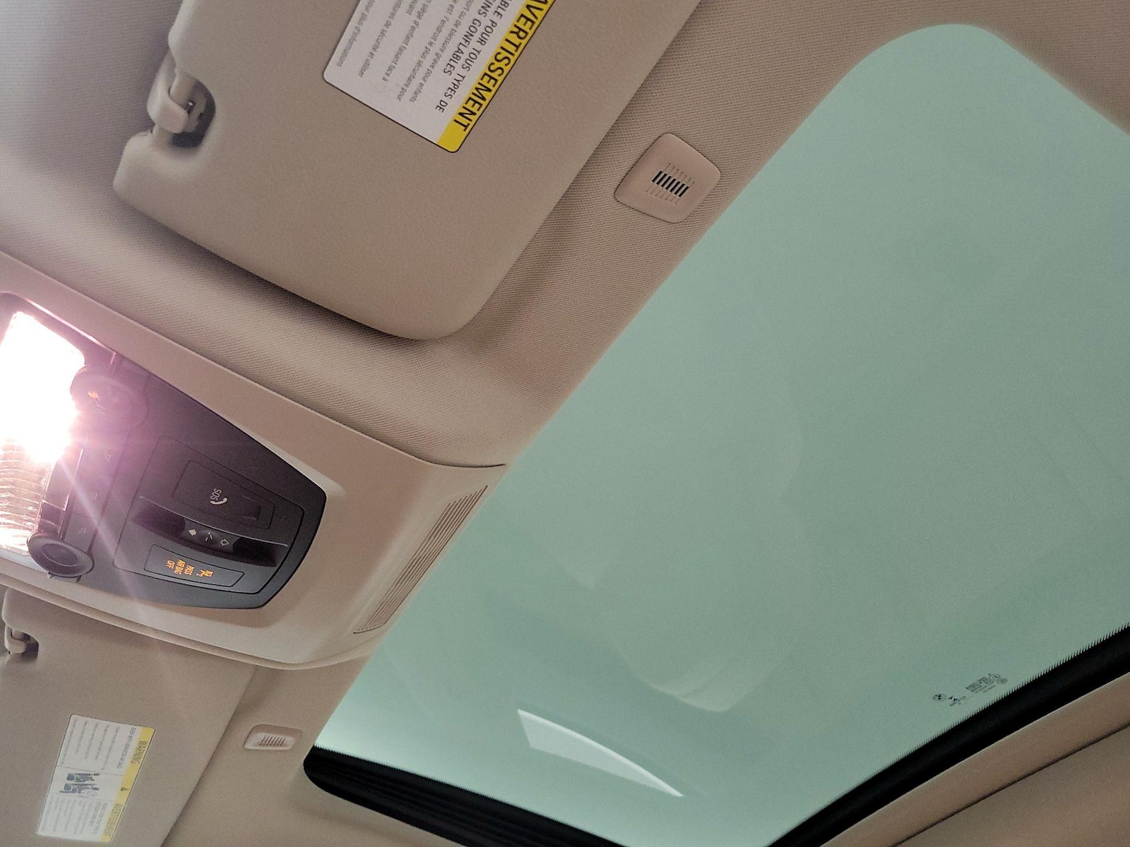 Sunroof(s) & Overhead Airbags