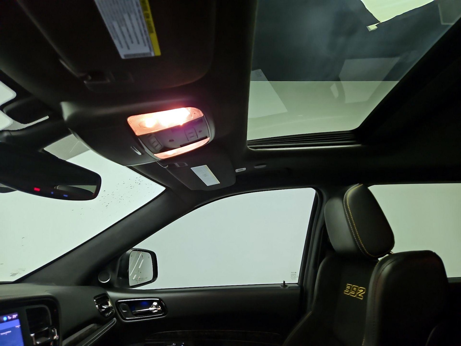 Sunroof(s) & Overhead Airbags