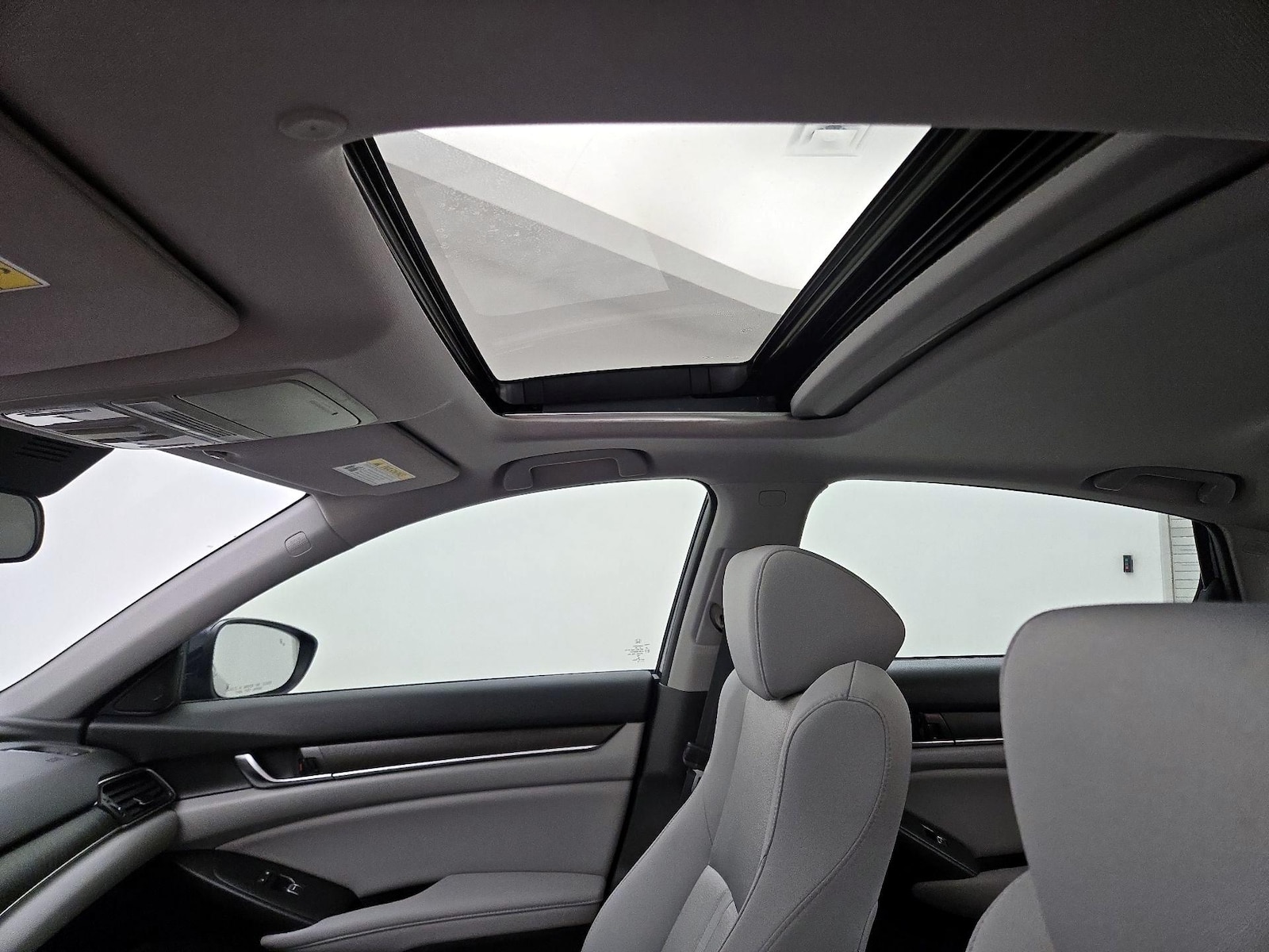 Sunroof(s) & Overhead Airbags