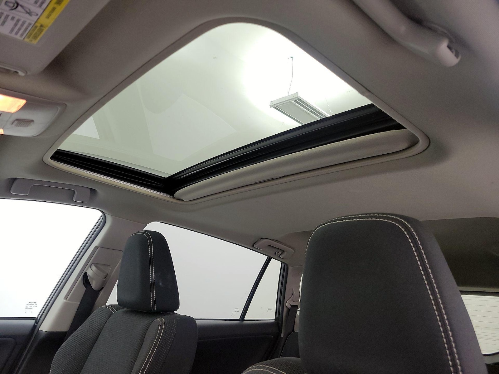 Sunroof(s) & Overhead Airbags