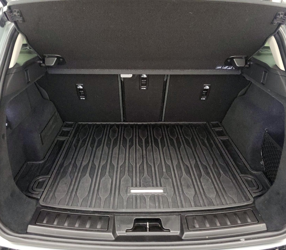 Trunk/Cargo (Seats Up)