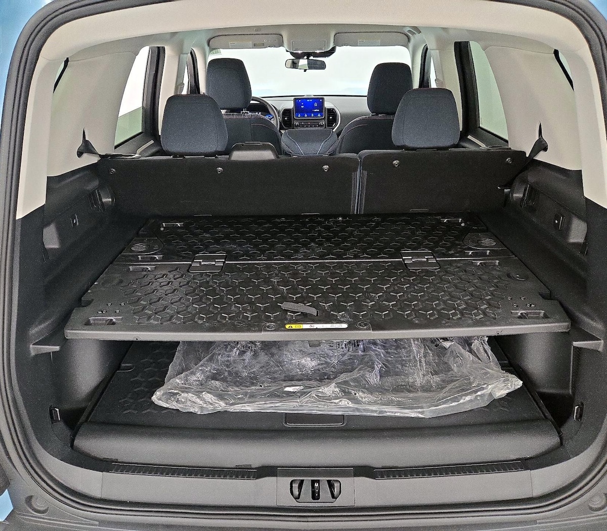 Trunk/Cargo (Seats Up)