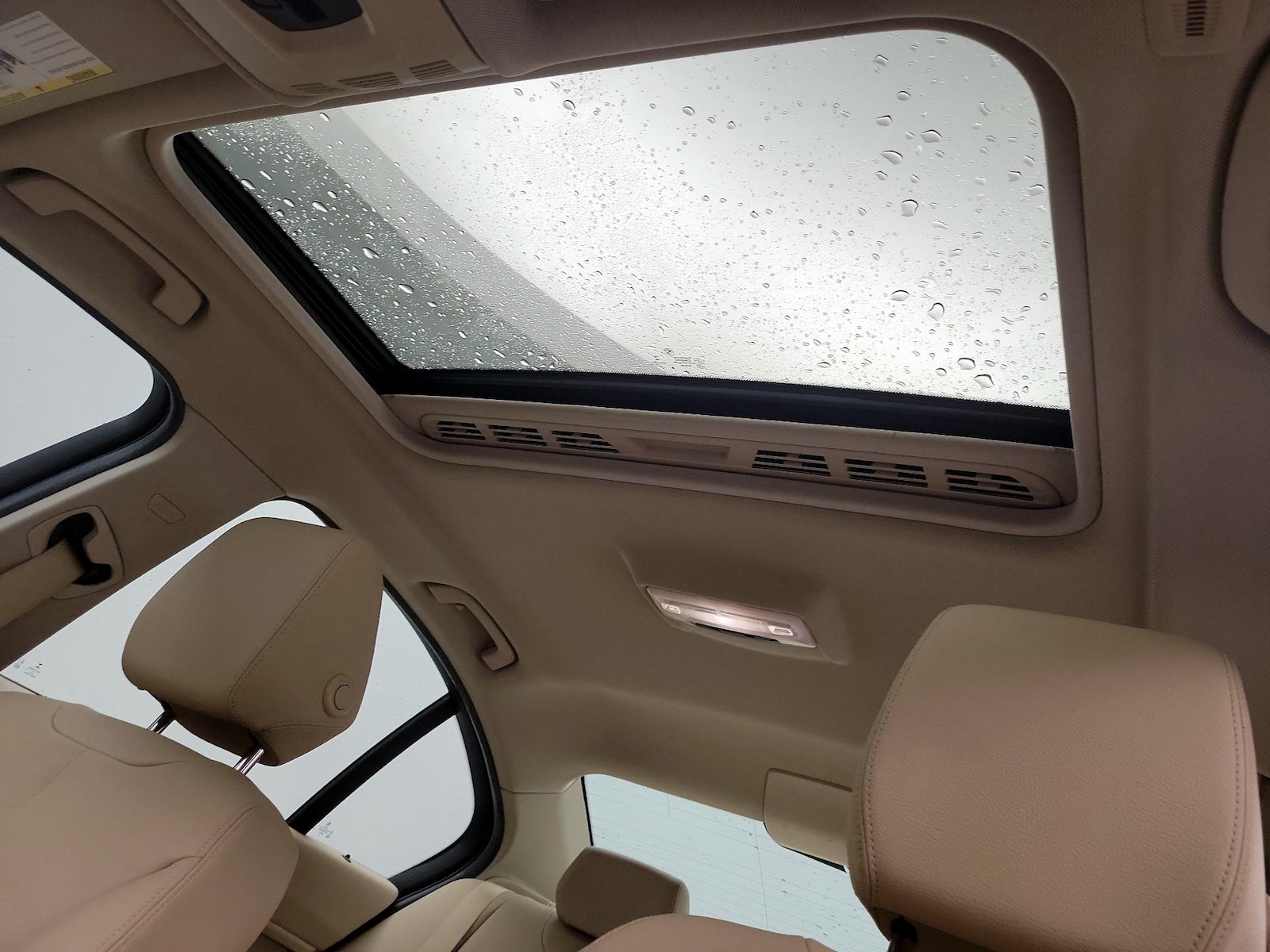 Sunroof(s) & Overhead Airbags