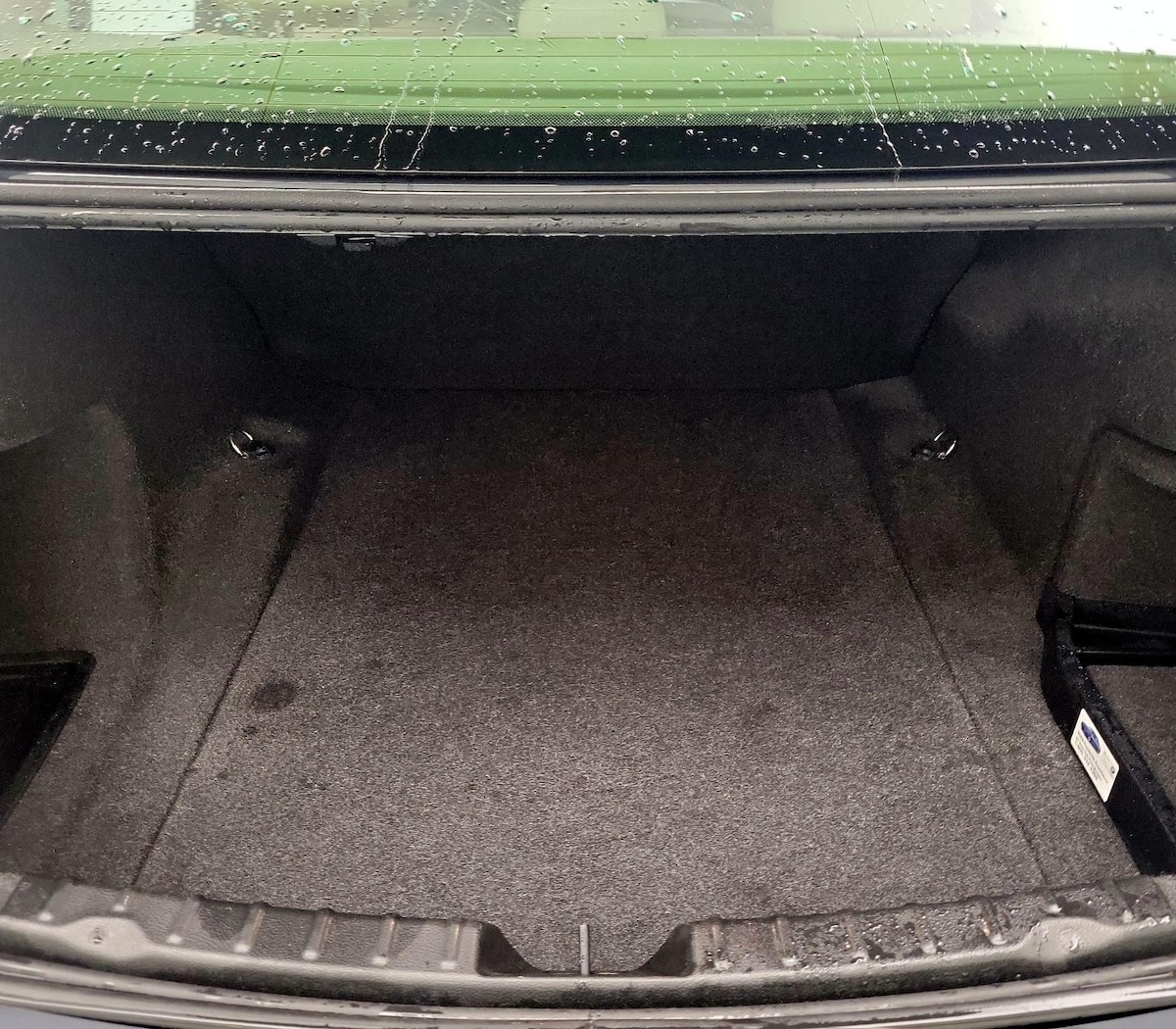 Trunk/Cargo (Seats Up)