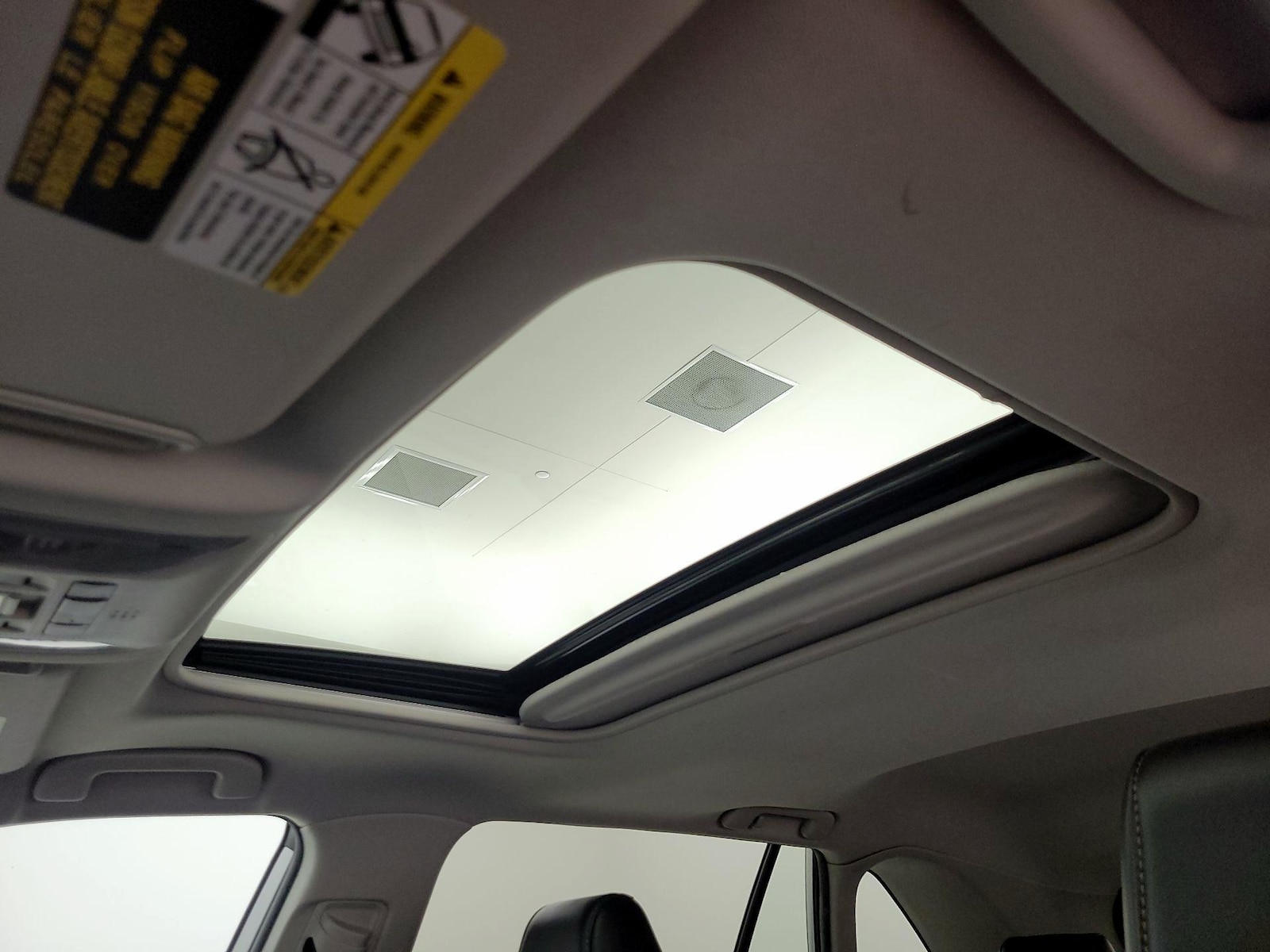 Sunroof(s) & Overhead Airbags