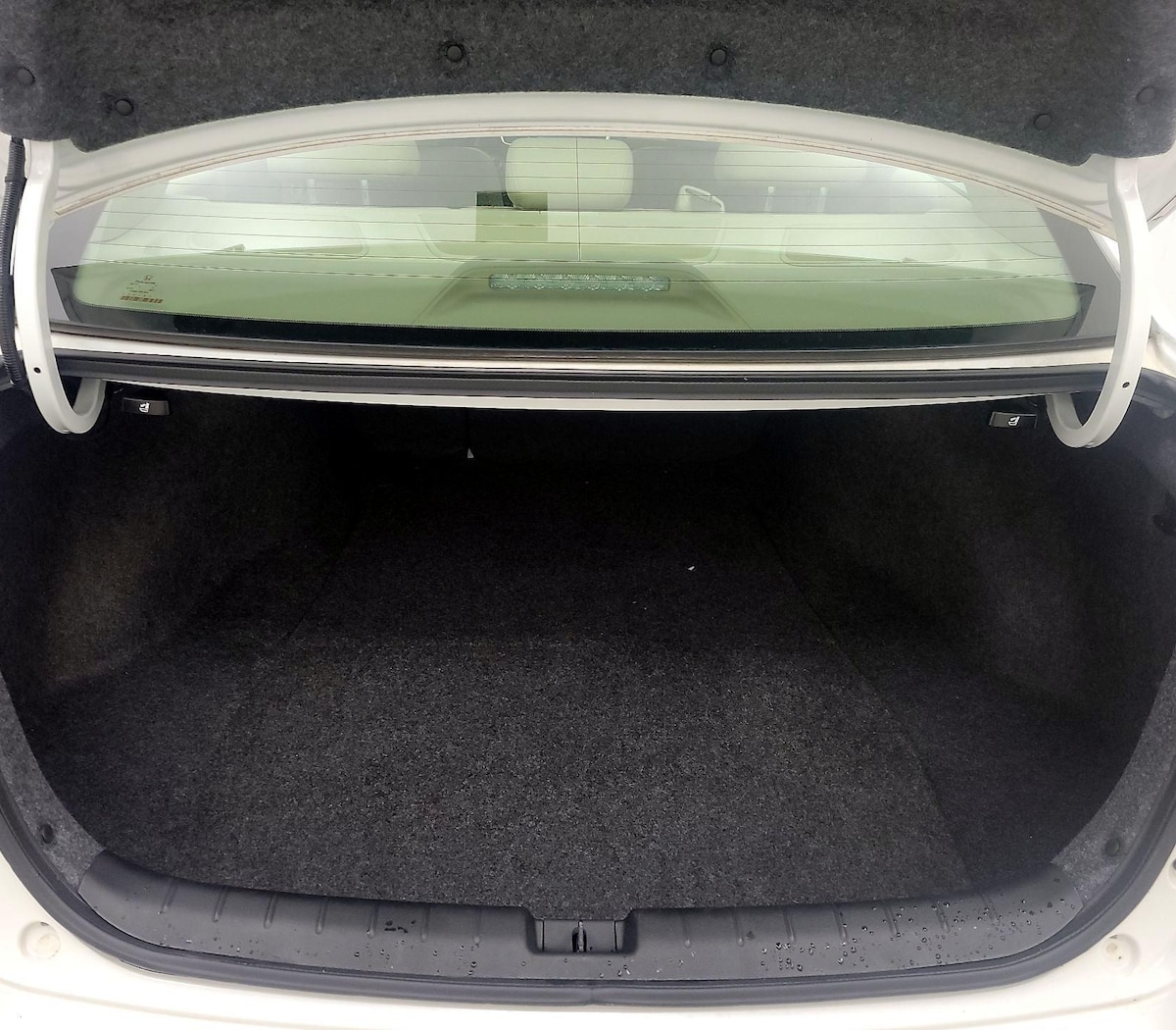 Trunk/Cargo (Seats Up)