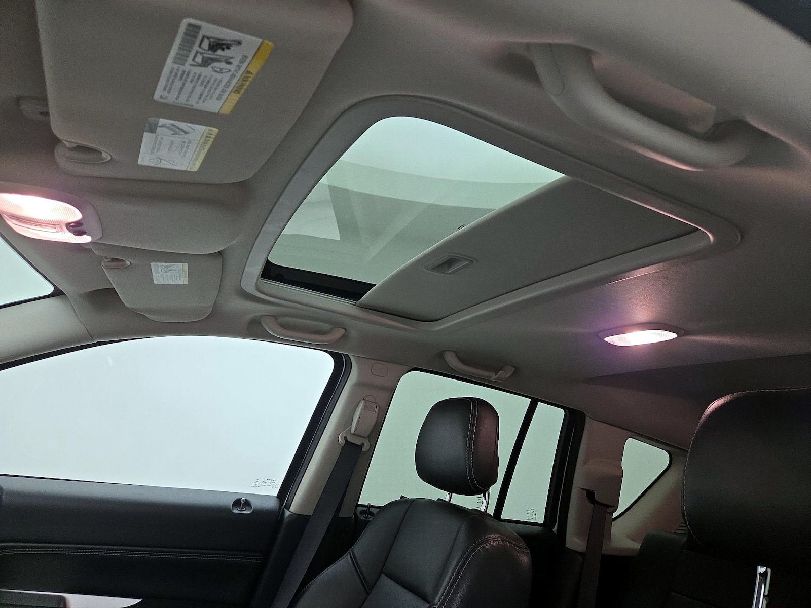 Sunroof(s) & Overhead Airbags